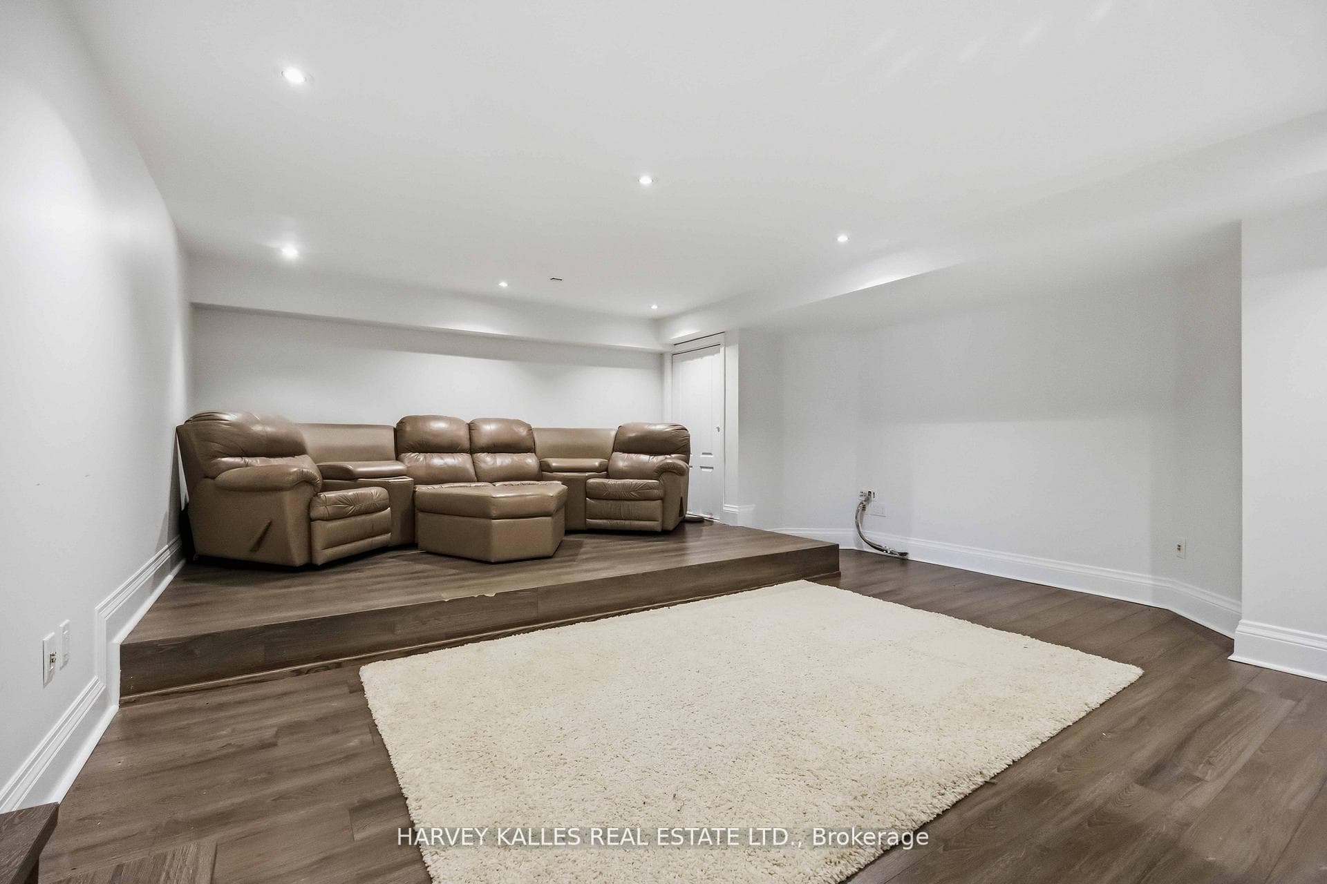 27 Ashley Park Road - Detached photo 33 of 49 in Etobicoke (Islington / Rexdale), Ontario