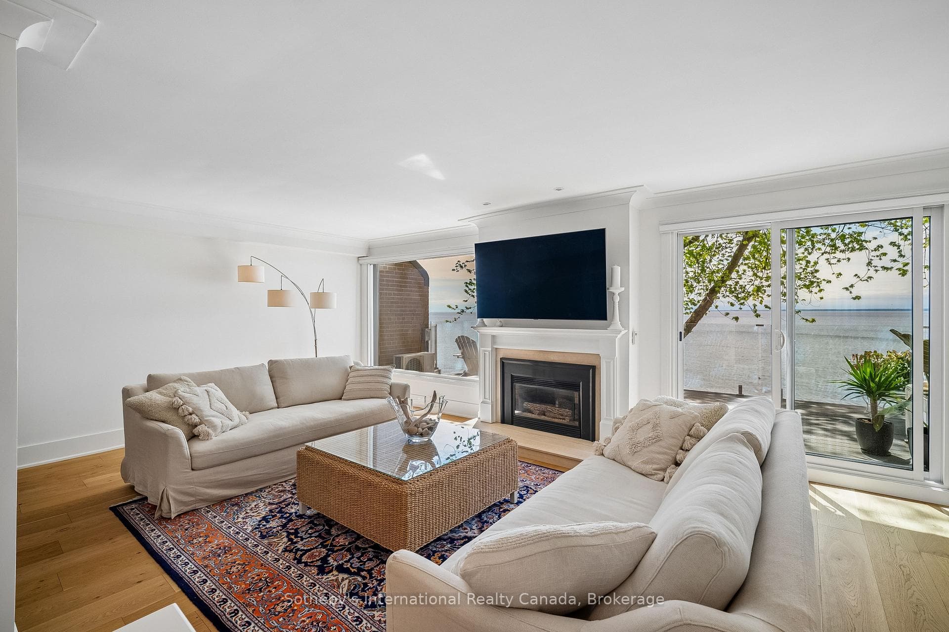 2066 Water's Edge Drive - Townhouse photo 6 of 48 in Oakville, Ontario