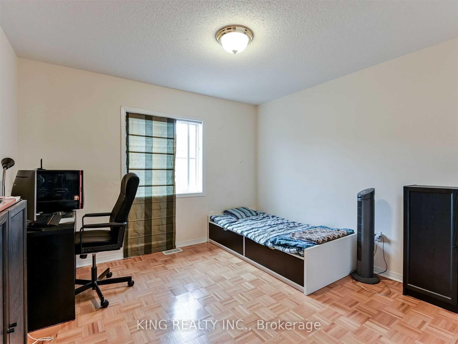 23 Wall Street - Townhouse photo 21 of 25 in Brampton, Ontario