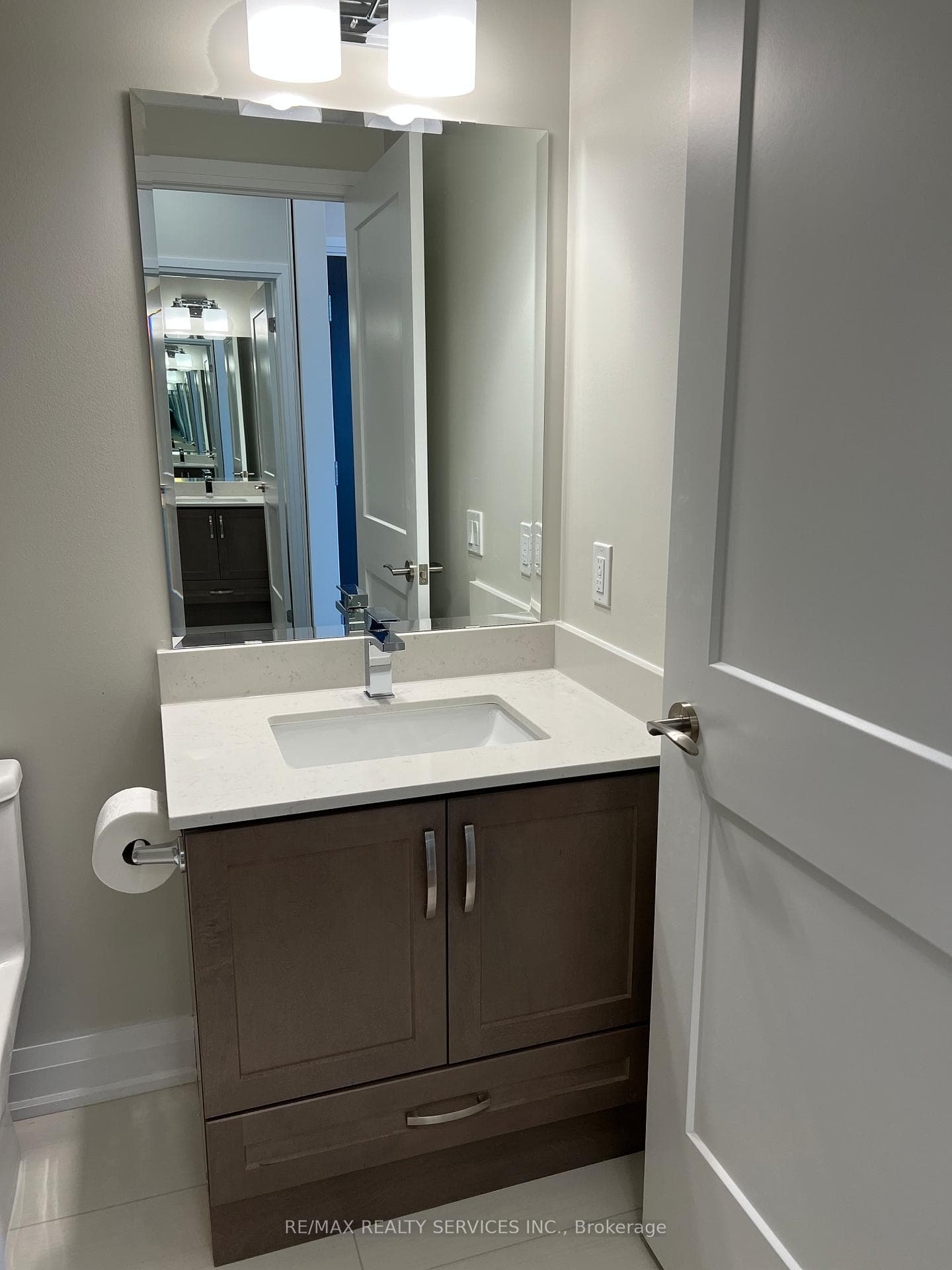 15 Lynch Street Unit 303 - Condo photo 7 of 27 in Brampton, Ontario