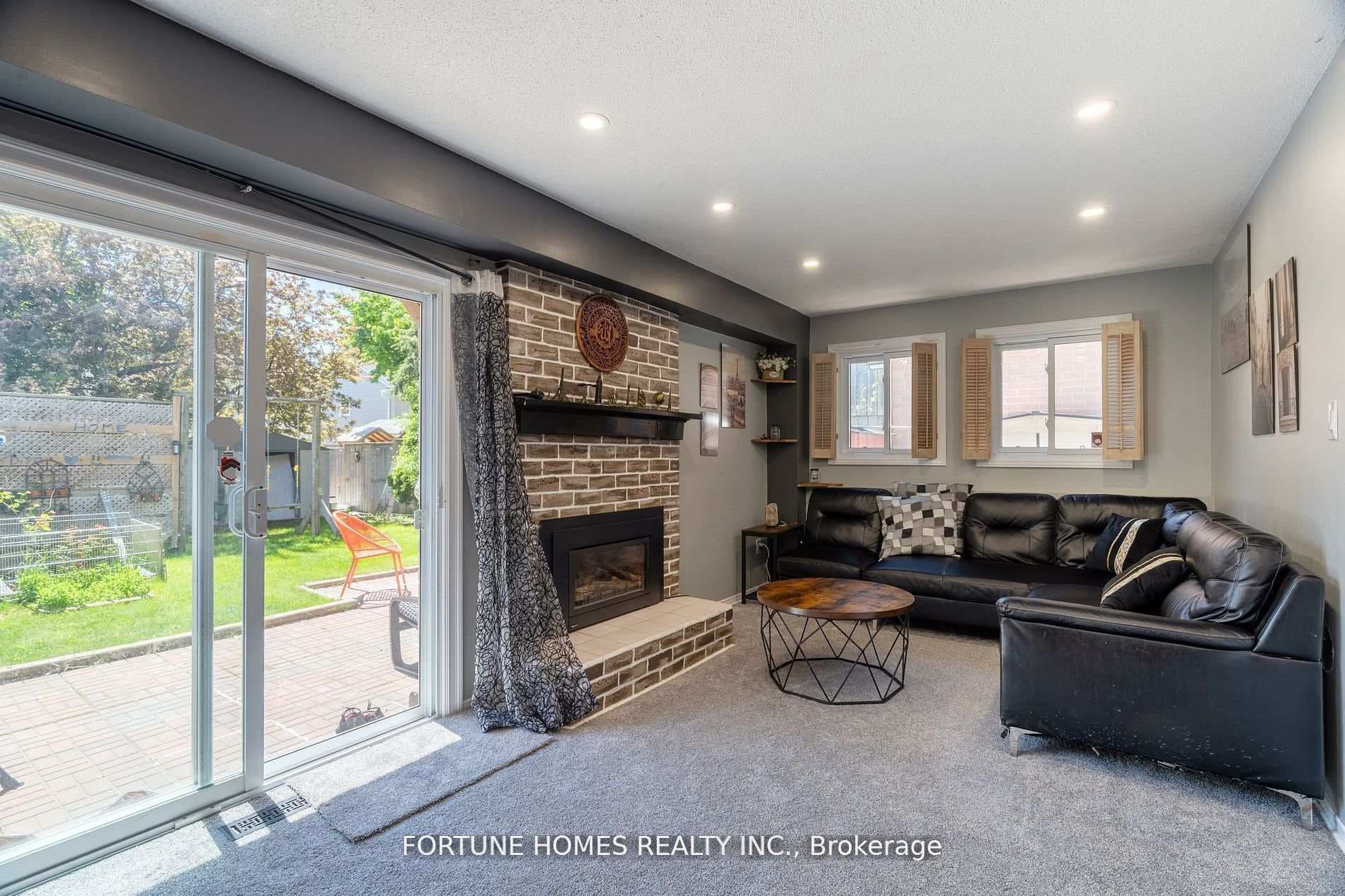 21 Garden Avenue - Detached photo 7 of 33 in Brampton, Ontario
