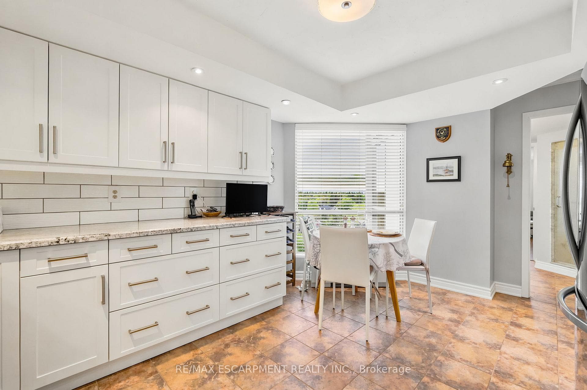 1201 North Shore Boulevard Unit 1003 - Condo photo 16 of 43 in Burlington, Ontario