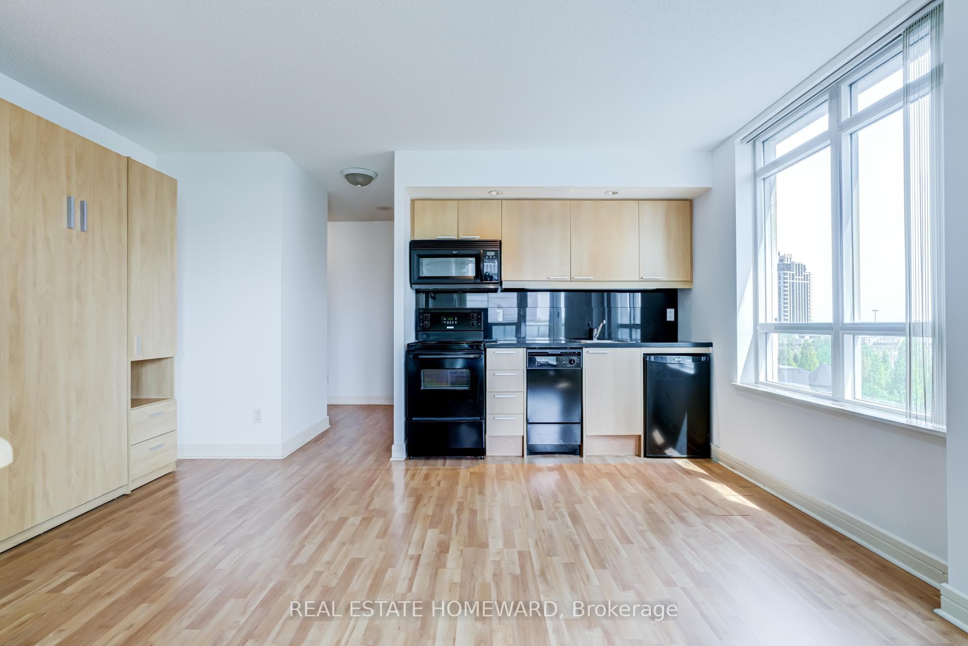 19 Avondale Avenue Unit Up01 - Condo photo 13 of 27 in Willowdale / Newtonbrook, Ontario