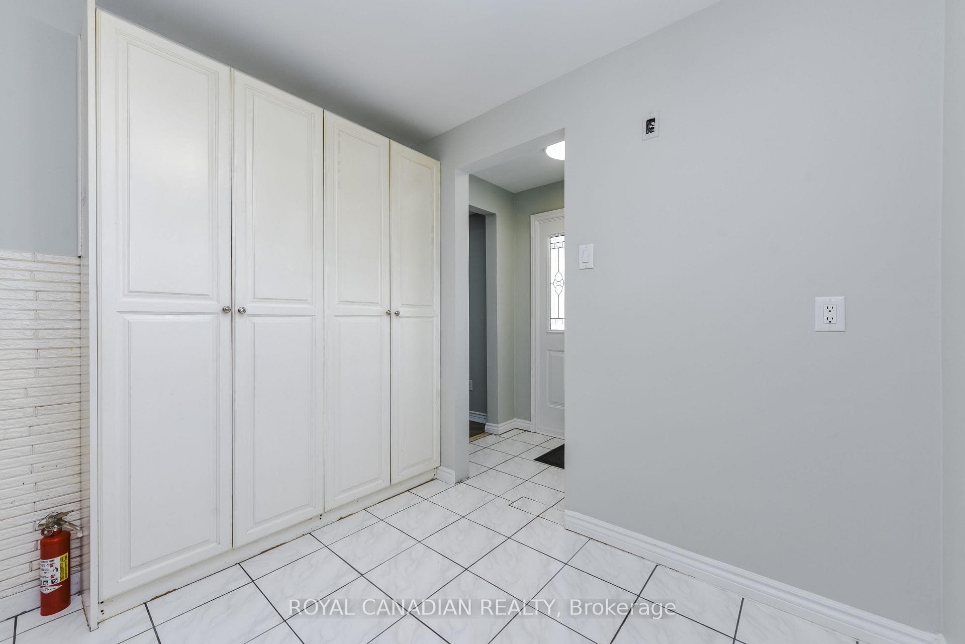 7566 Lockington Crescent - Detached photo 13 of 48 in Mississauga, Ontario