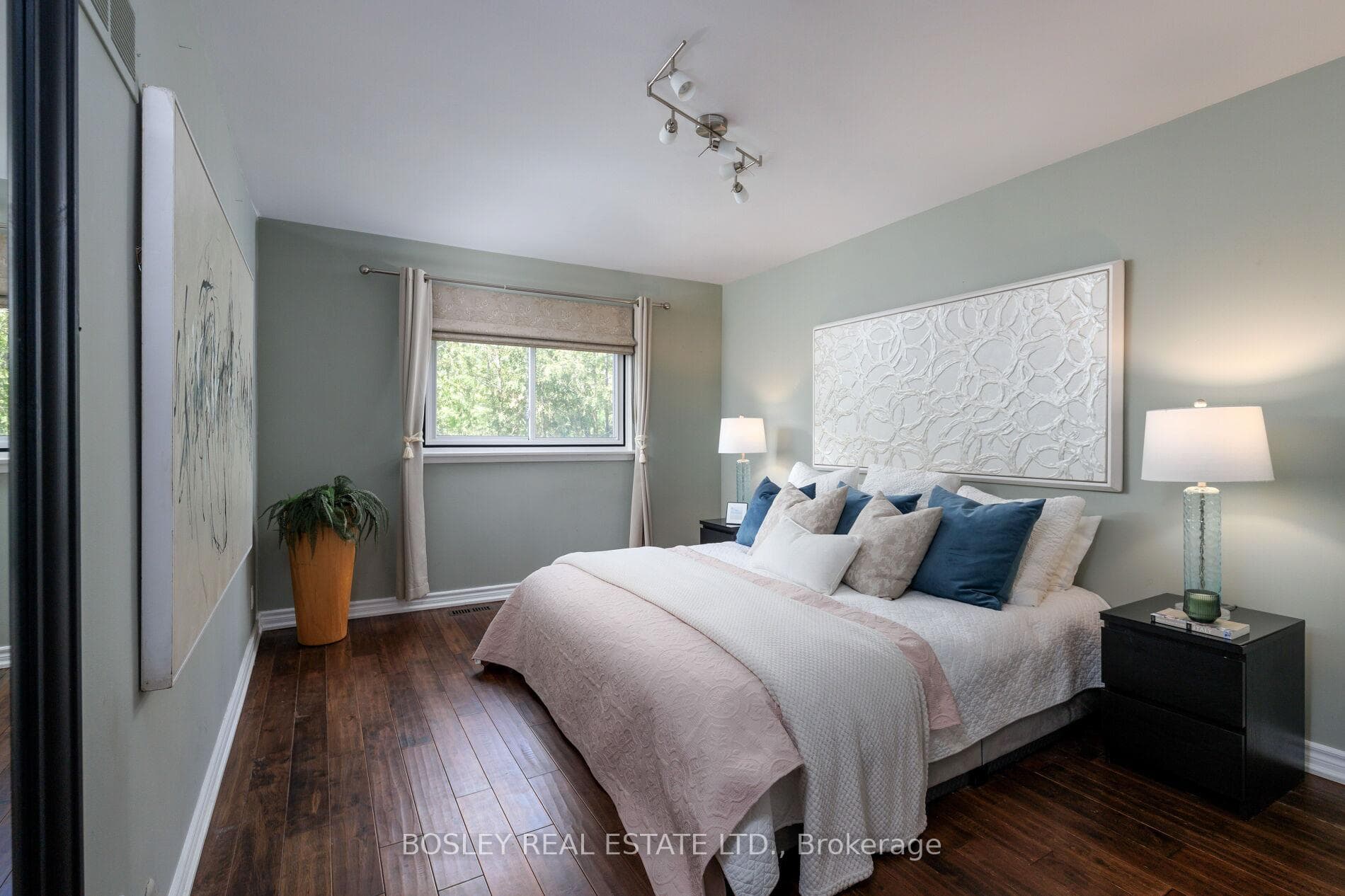 12 Redstone Path - Condo photo 19 of 42 in Etobicoke (Islington / Rexdale), Ontario