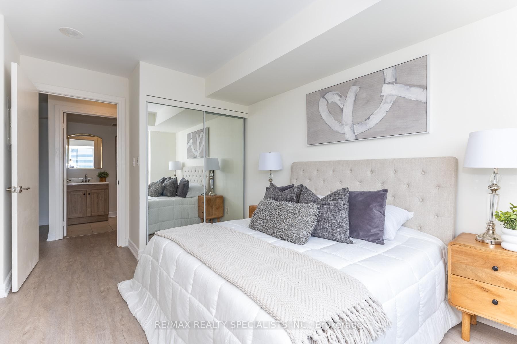 16 Harrison Garden Boulevard Unit 1801 - Condo photo 22 of 39 in Willowdale / Newtonbrook, Ontario
