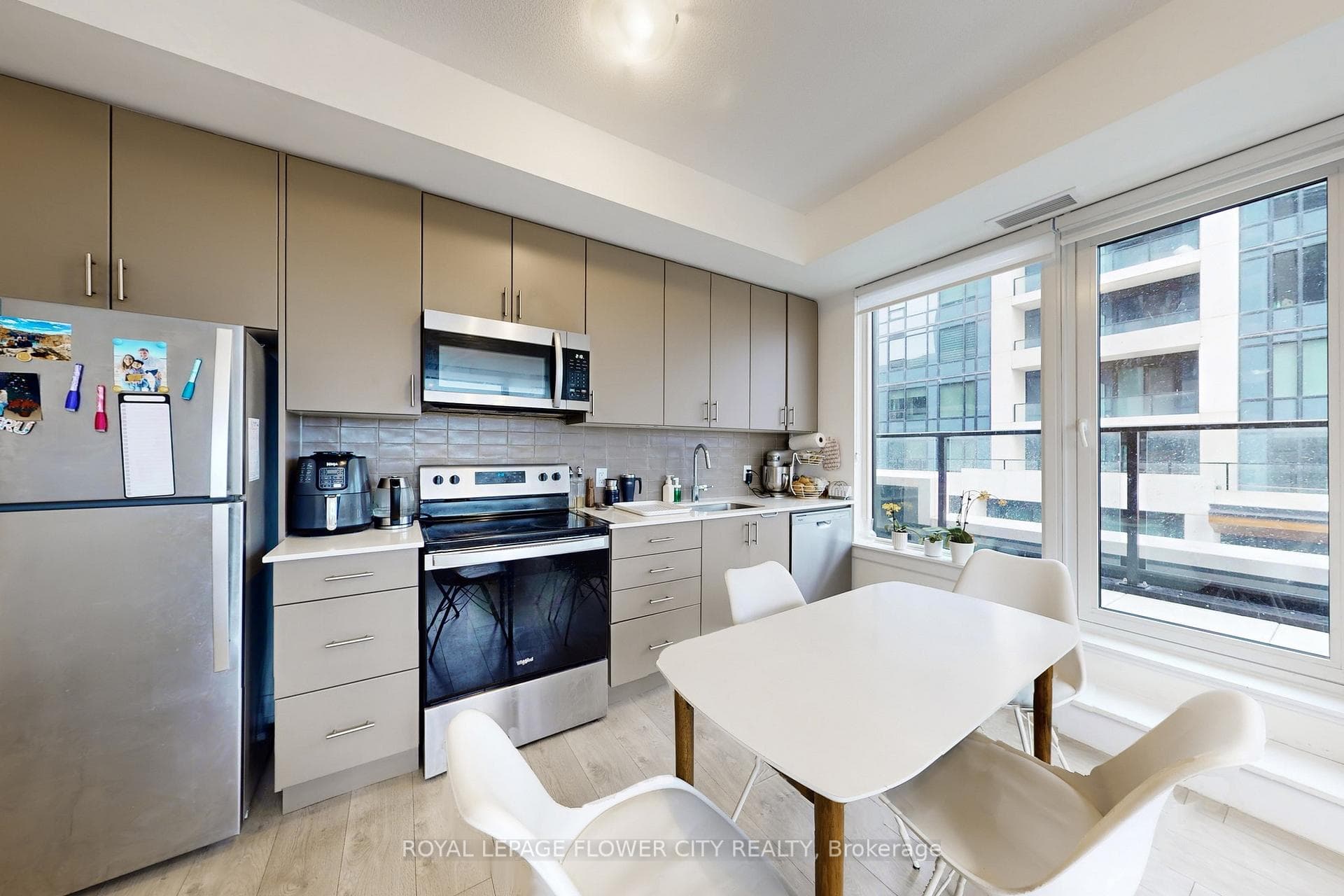3220 William Coltson Avenue Unit 307 - Condo photo 13 of 50 in Oakville, Ontario