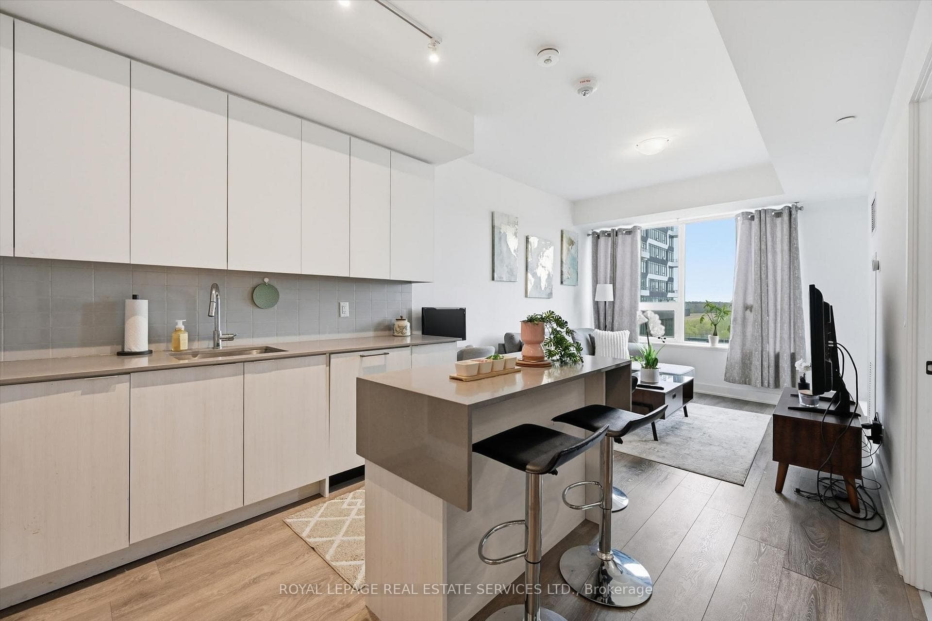 2485 Taunton Road Unit 726 - Condo photo 9 of 21 in Oakville, Ontario