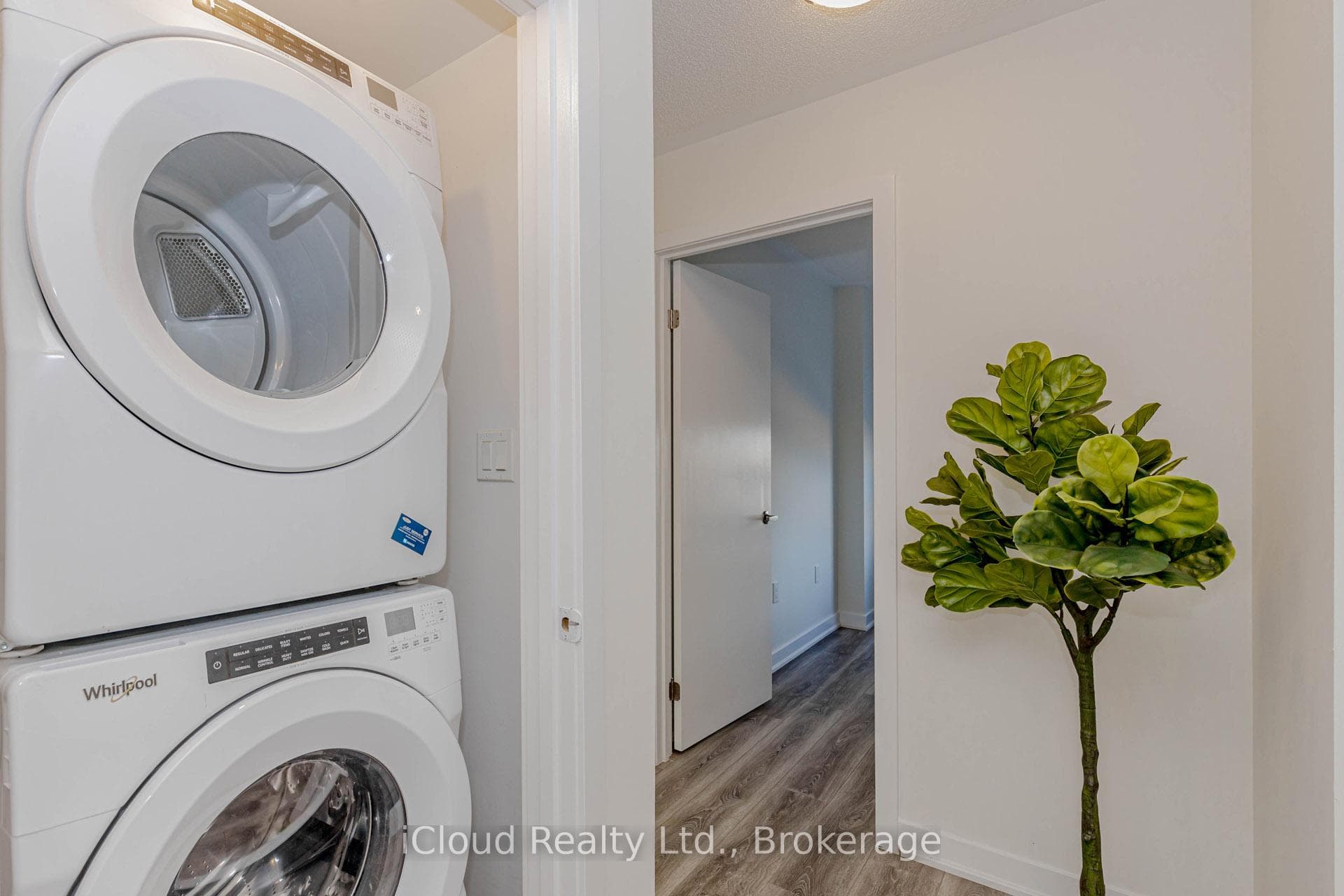 3189 BASTEDO Common Unit 69 - Townhouse photo 41 of 50 in Burlington, Ontario