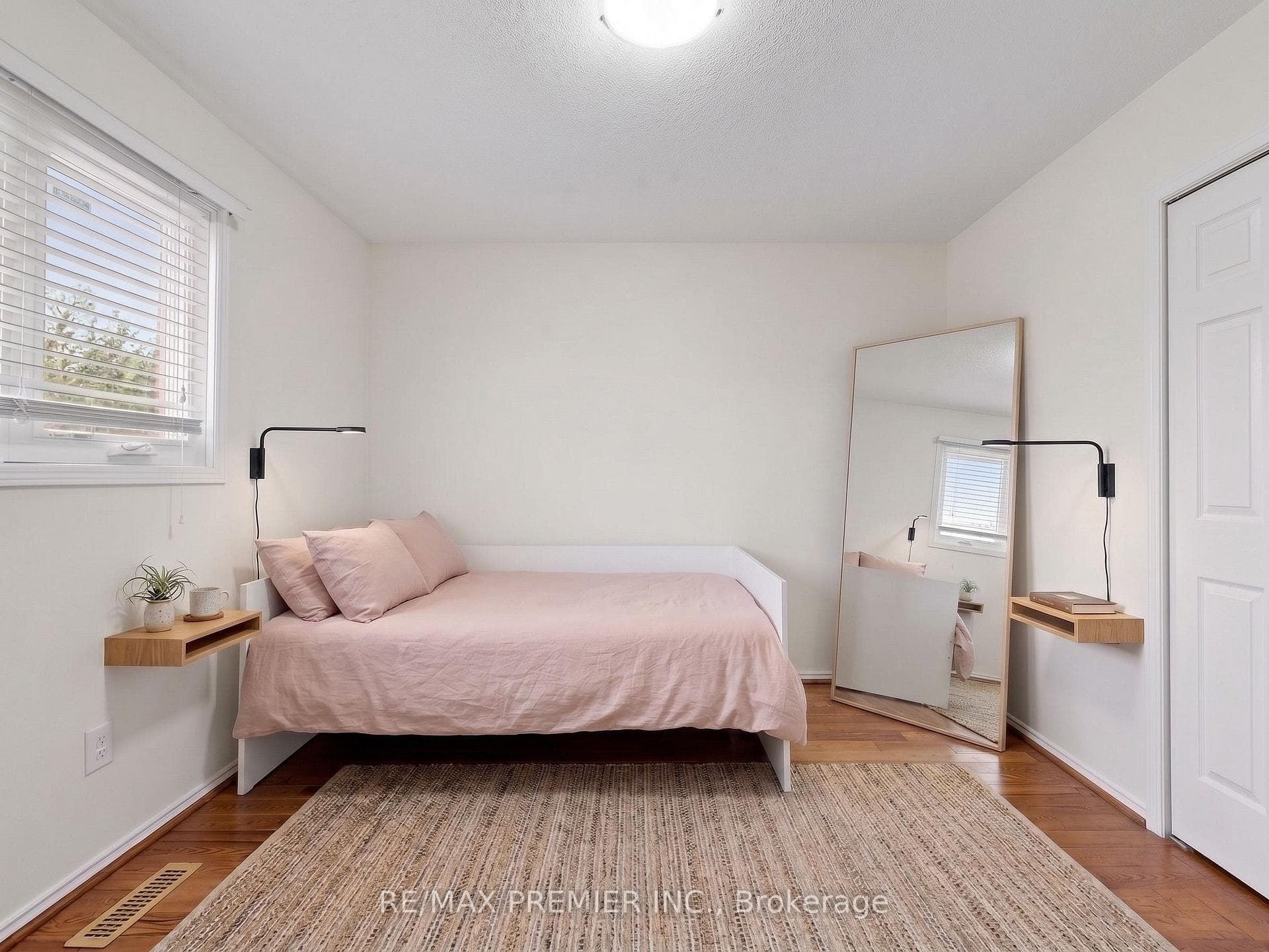 4579 Guildwood Way - Detached photo 25 of 31 in Mississauga, Ontario
