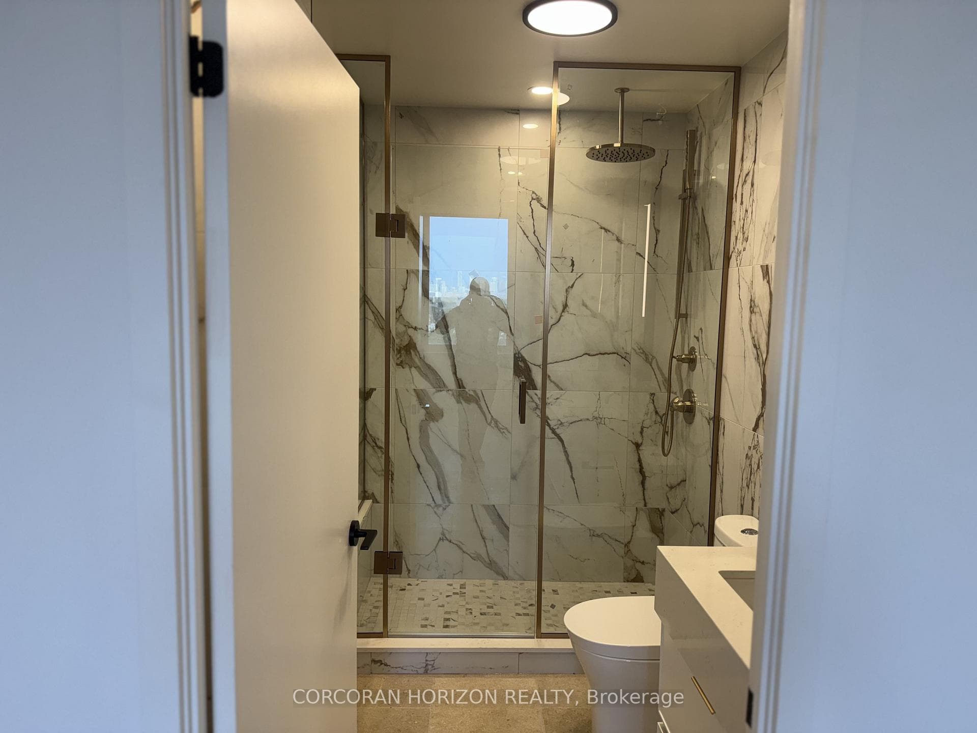 1050 Eastern Avenue Unit 819 - Condo photo 12 of 29 in Riverdale / Leslieville, Ontario