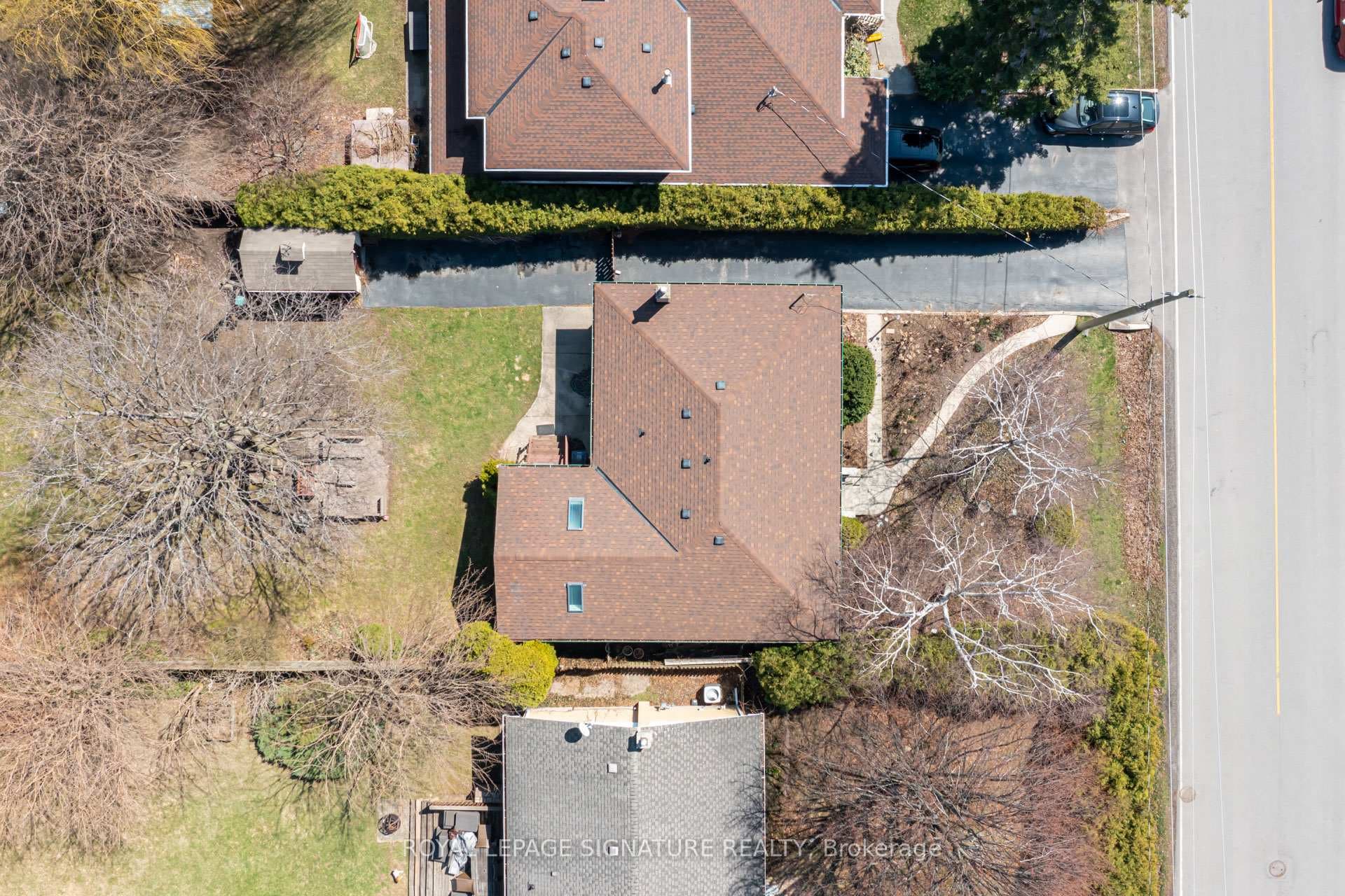 411 Maplehurst Avenue - Detached photo 3 of 31 in Oakville, Ontario