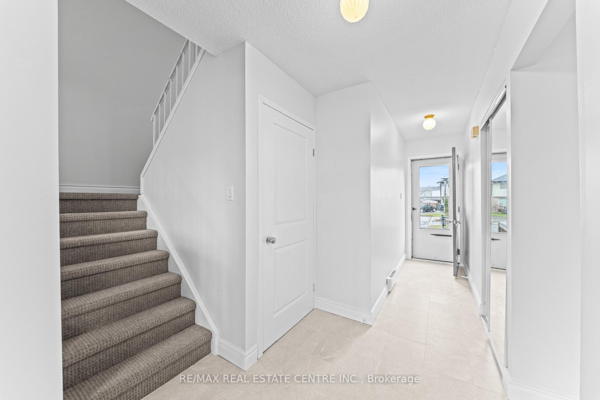 13 Gold Pine Court - Townhouse photo 4 of 35 in Brampton, Ontario