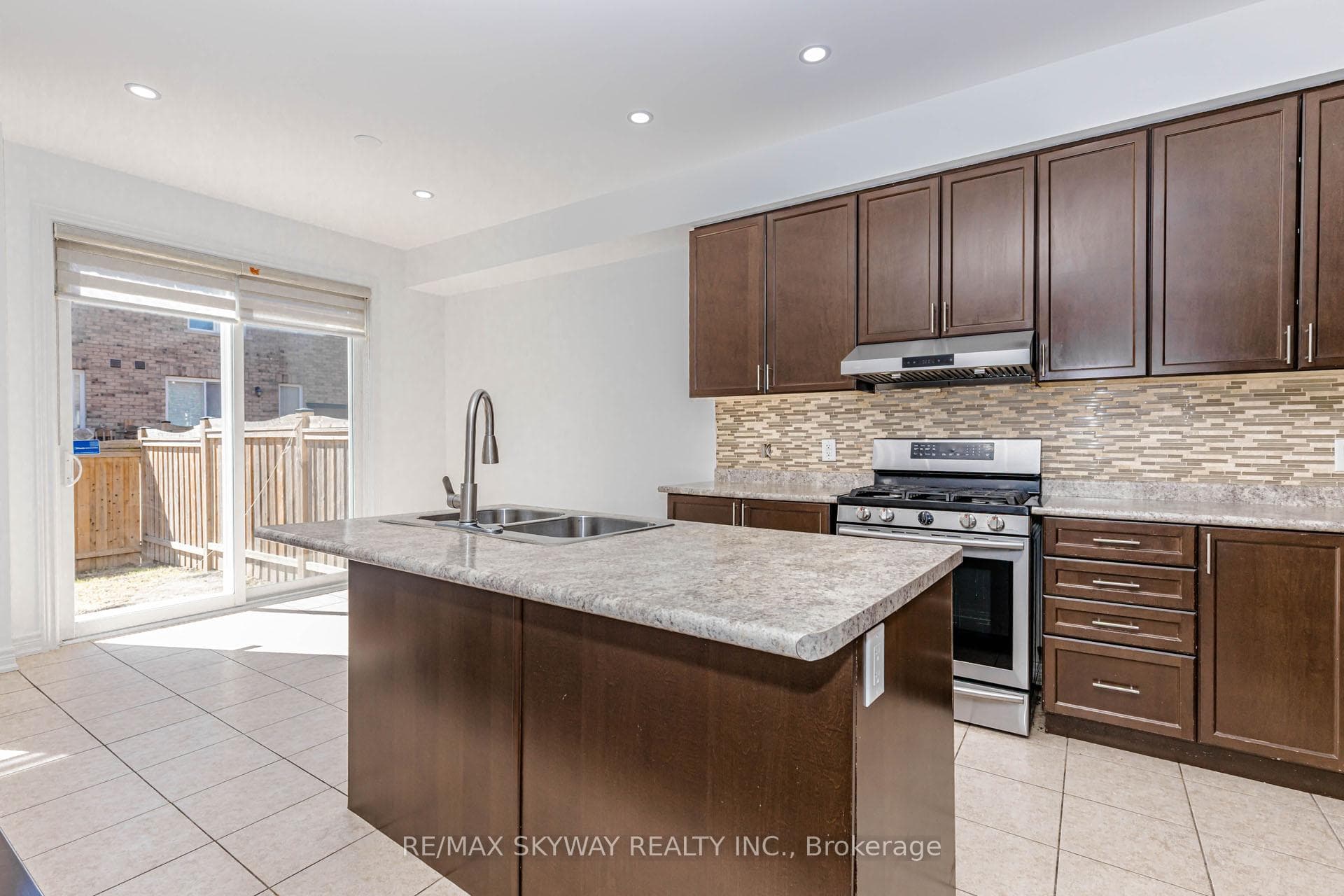 63 Vezna Crescent - Semi-Detached photo 13 of 50 in Brampton, Ontario