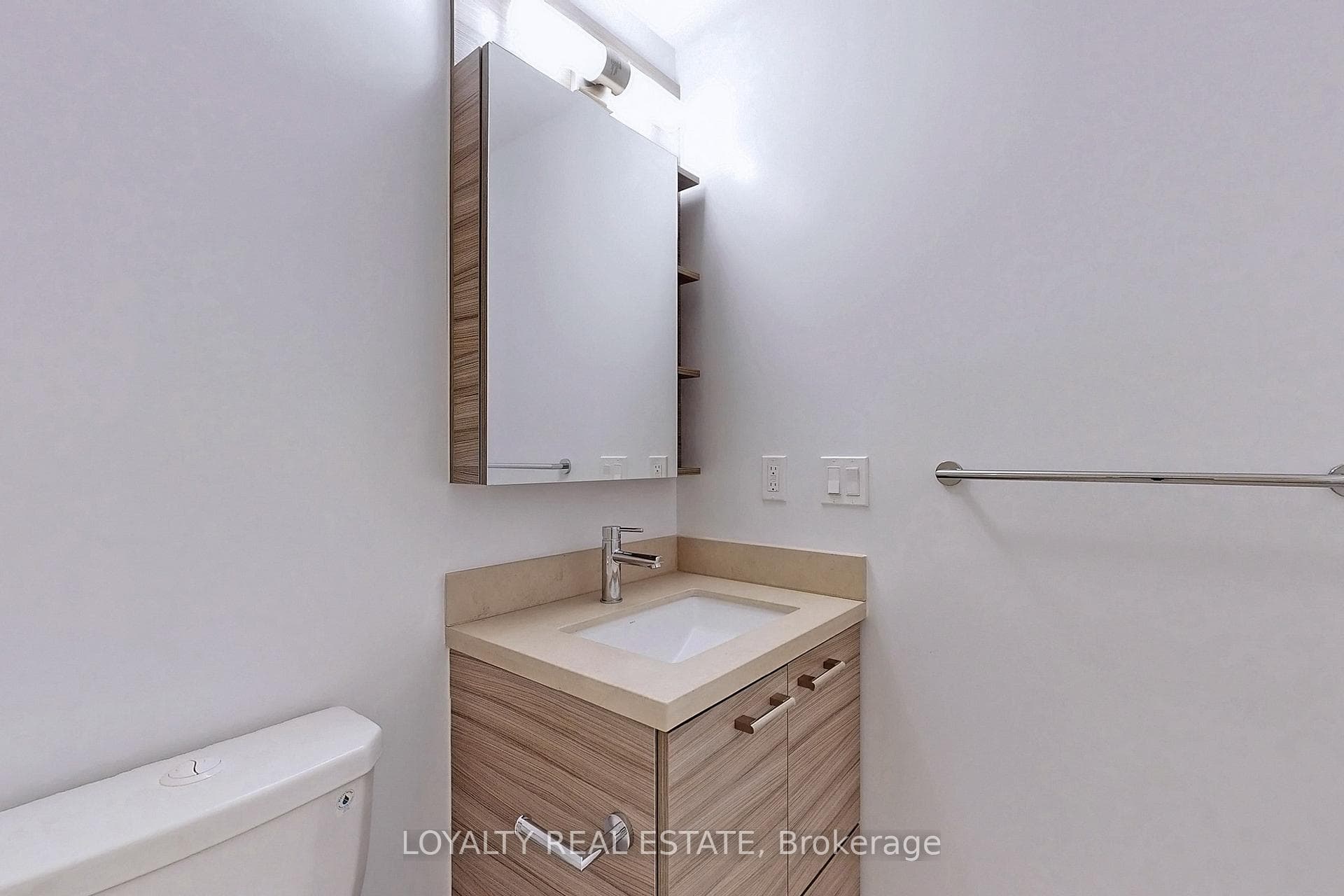 2221 Yonge Street Unit 1705 - Condo photo 28 of 46 in Leaside / Davisville, Ontario