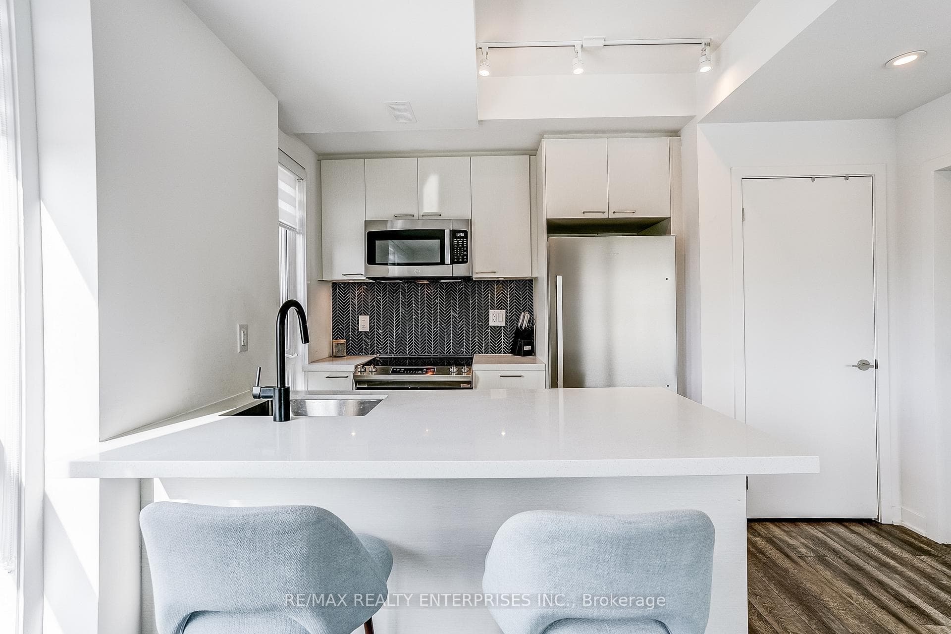 40 Ed Clark Gardens Unit 16 - Condo photo 11 of 31 in Keelesdale / Eglinton West, Ontario