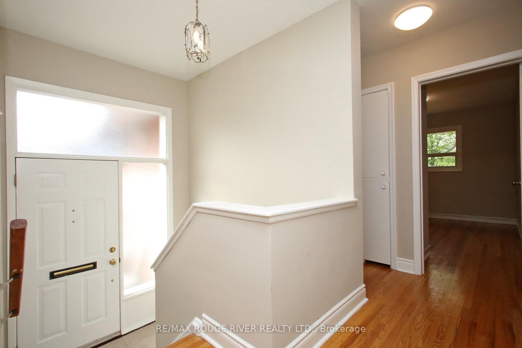 19 Thornbeck Drive - Detached photo 9 of 25 in Scarborough (West Hill / Highland Creek), Ontario