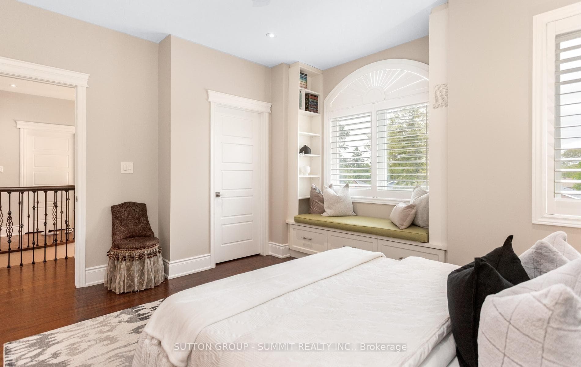 121 Ringwood Road - Detached photo 34 of 49 in Oakville, Ontario