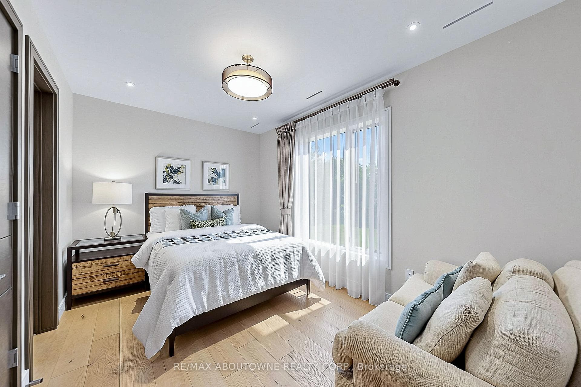 1364 Acton Crescent - Detached photo 36 of 50 in Oakville, Ontario