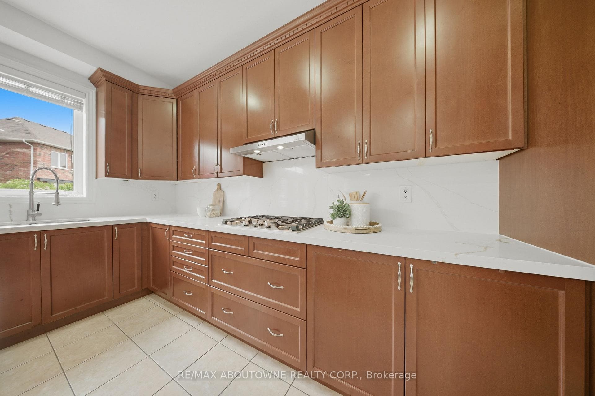 3071 Jenn Avenue - Detached photo 15 of 50 in Burlington, Ontario