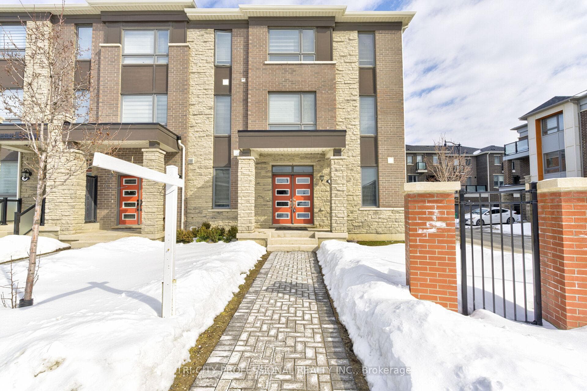 2 Summer Wind Lane - home for sale in Brampton, Ontario