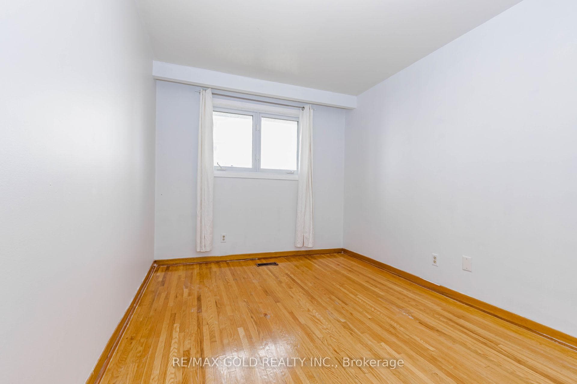 38 Achill Crescent - Semi-Detached photo 21 of 50 in Mississauga, Ontario