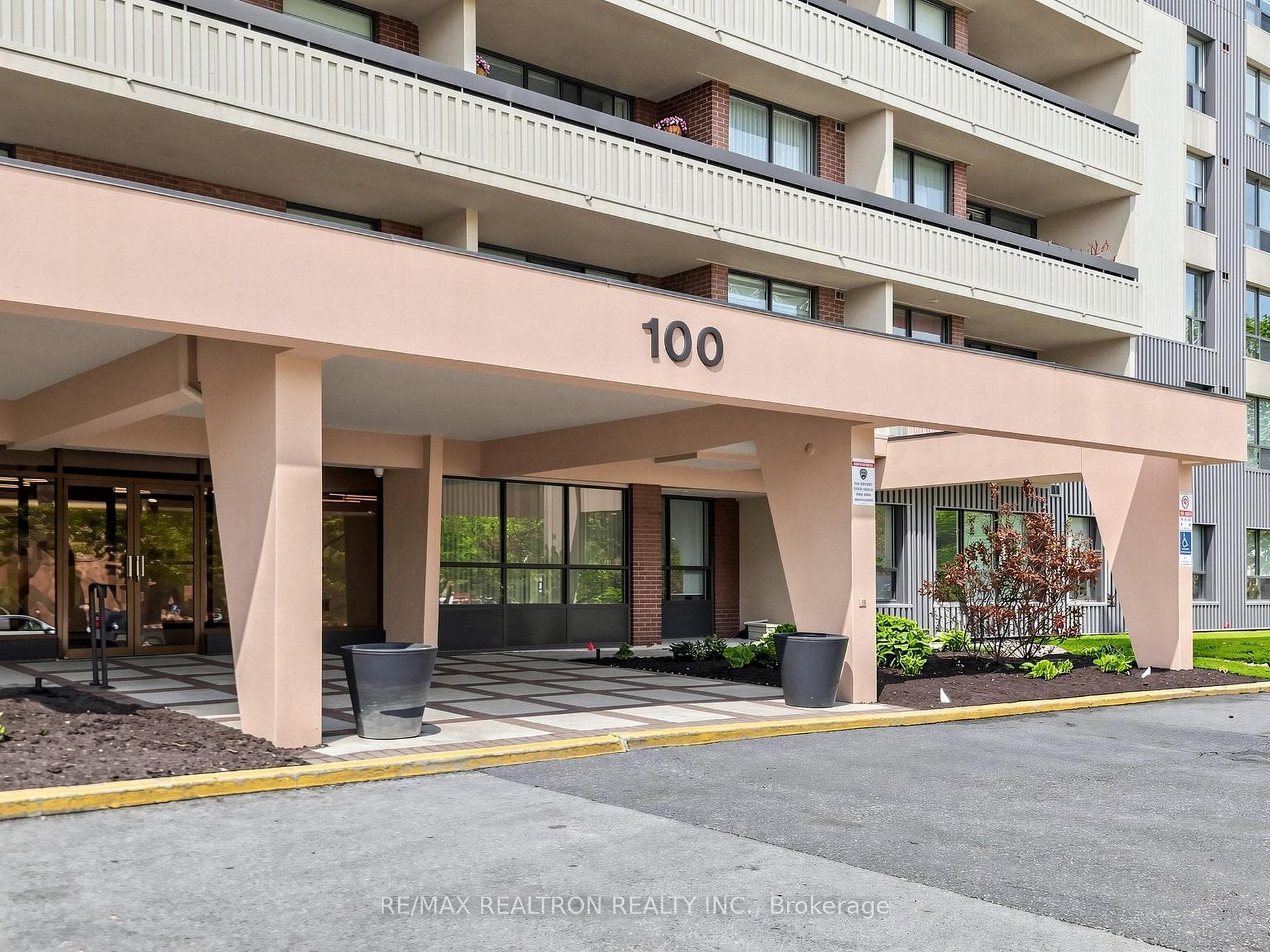 100 Canyon Avenue Unit 608 - Condo photo 2 of 44 in North York (Bathurst Manor / Clanton Park), Ontario
