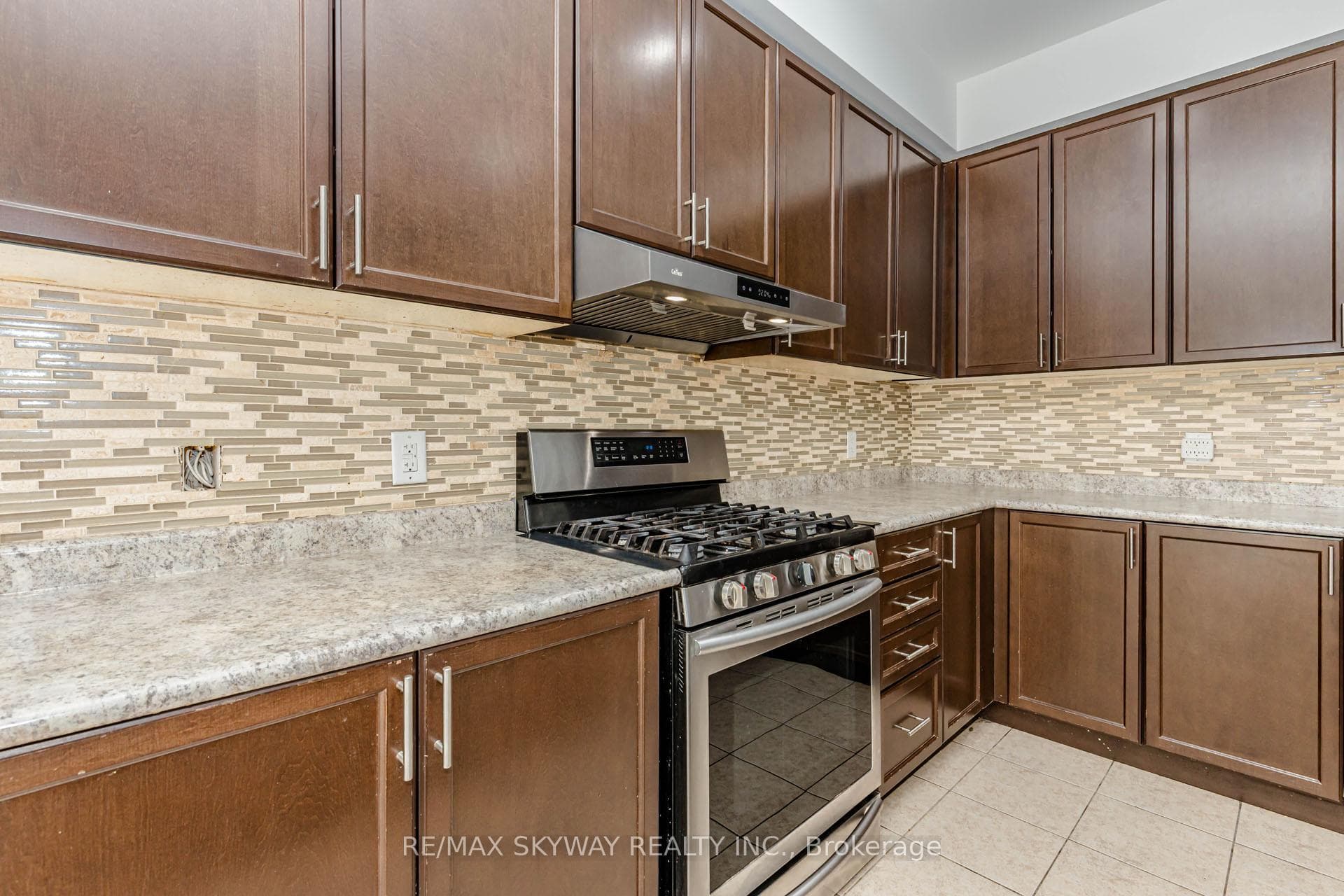 63 Vezna Crescent - Semi-Detached photo 15 of 50 in Brampton, Ontario