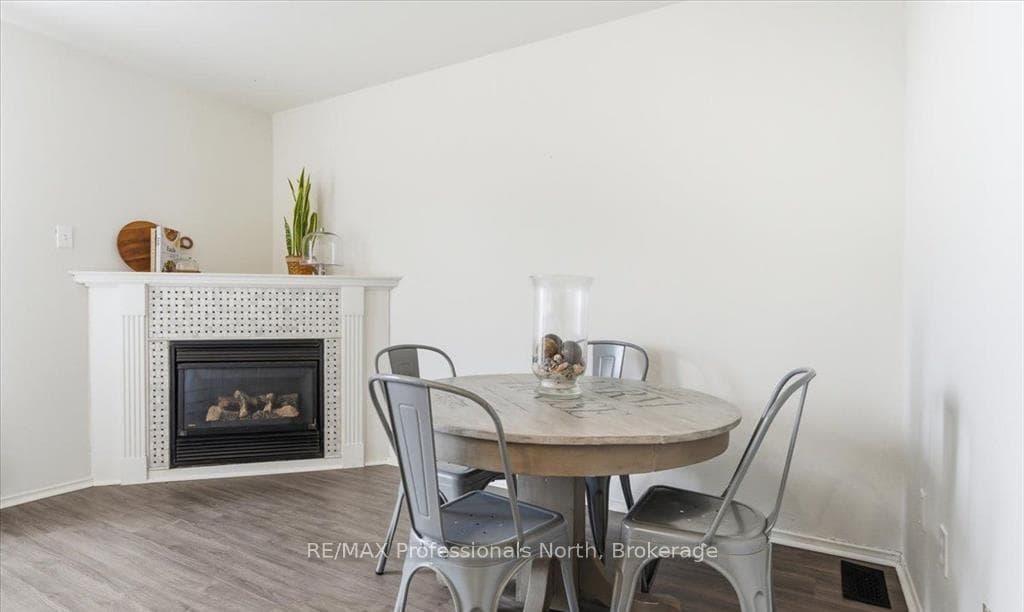 98 Roxton Road - Semi-Detached photo 12 of 28 in Oakville, Ontario