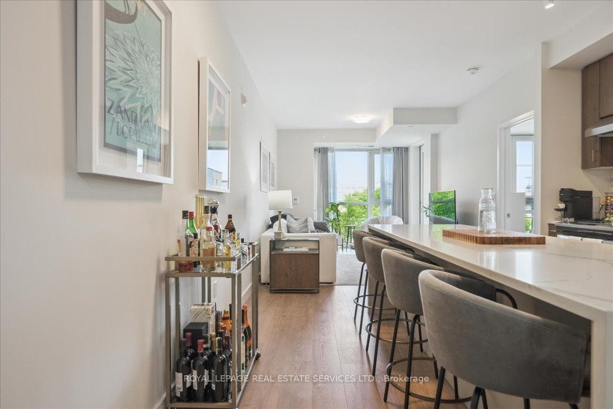 168 Sabina Drive Unit 211 - Condo photo 15 of 41 in Oakville, Ontario