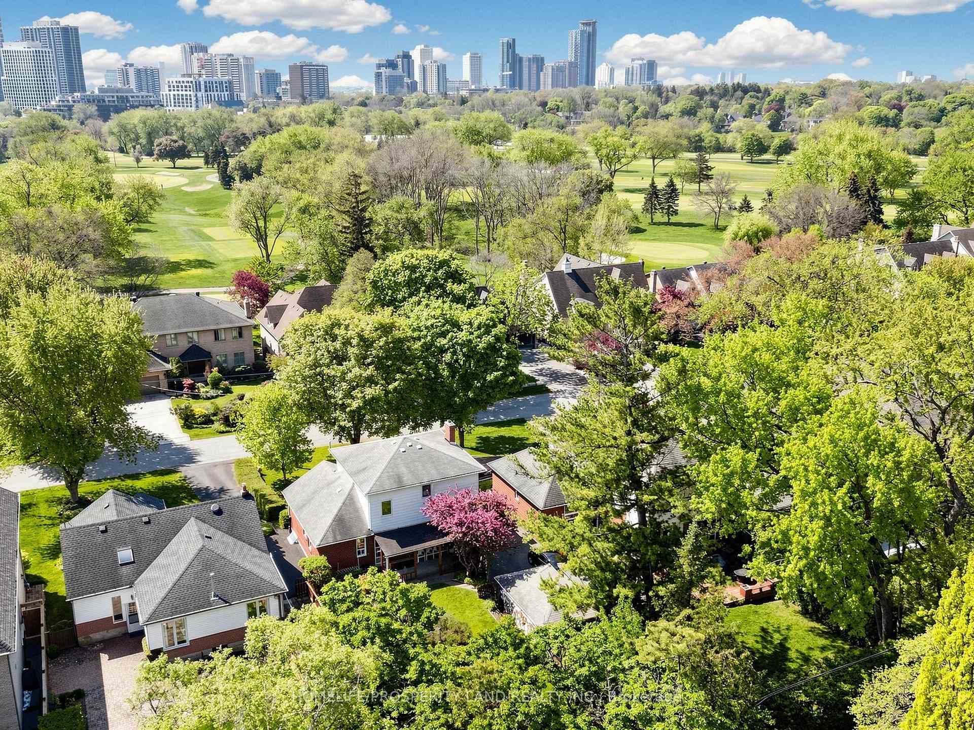 18 Orrell Avenue - Detached photo 8 of 17 in Etobicoke (Islington / Rexdale), Ontario