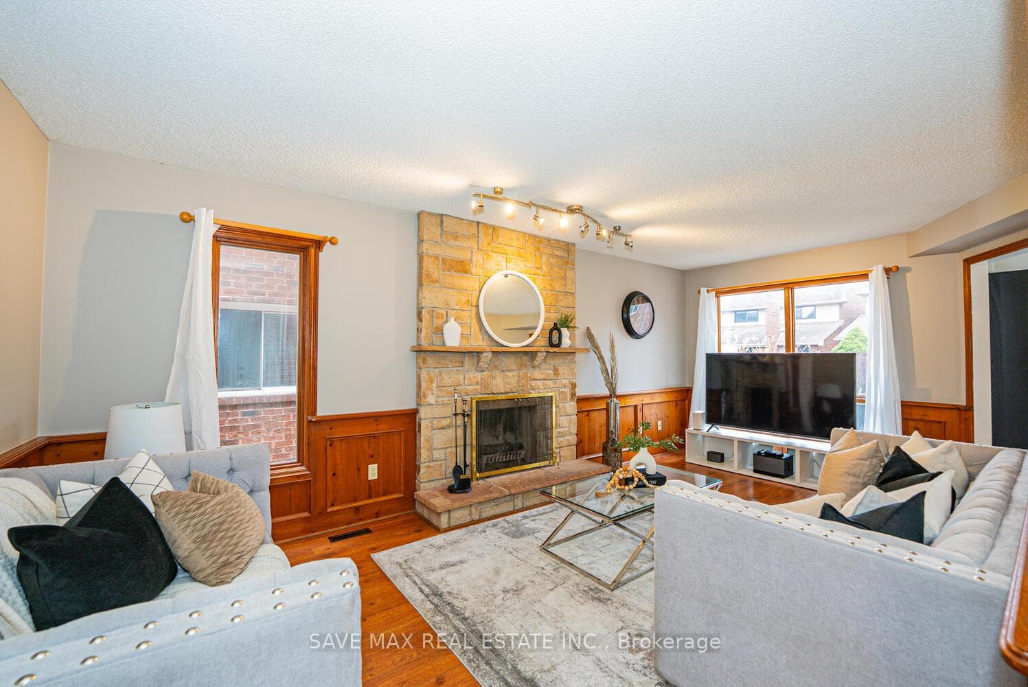 30 Adirondack Crescent - Detached photo 11 of 50 in Brampton, Ontario
