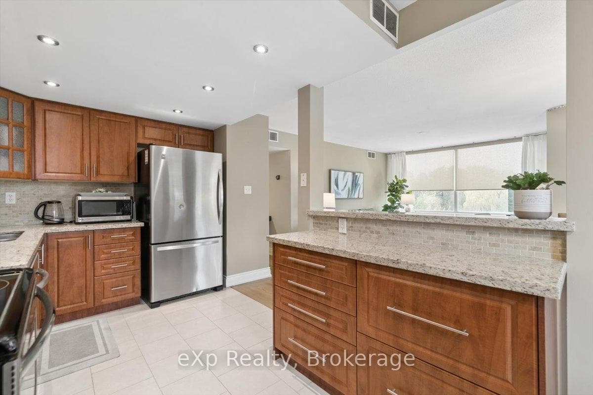 39 Stavebank Road Unit 403 - Condo photo 10 of 33 in Mississauga, Ontario