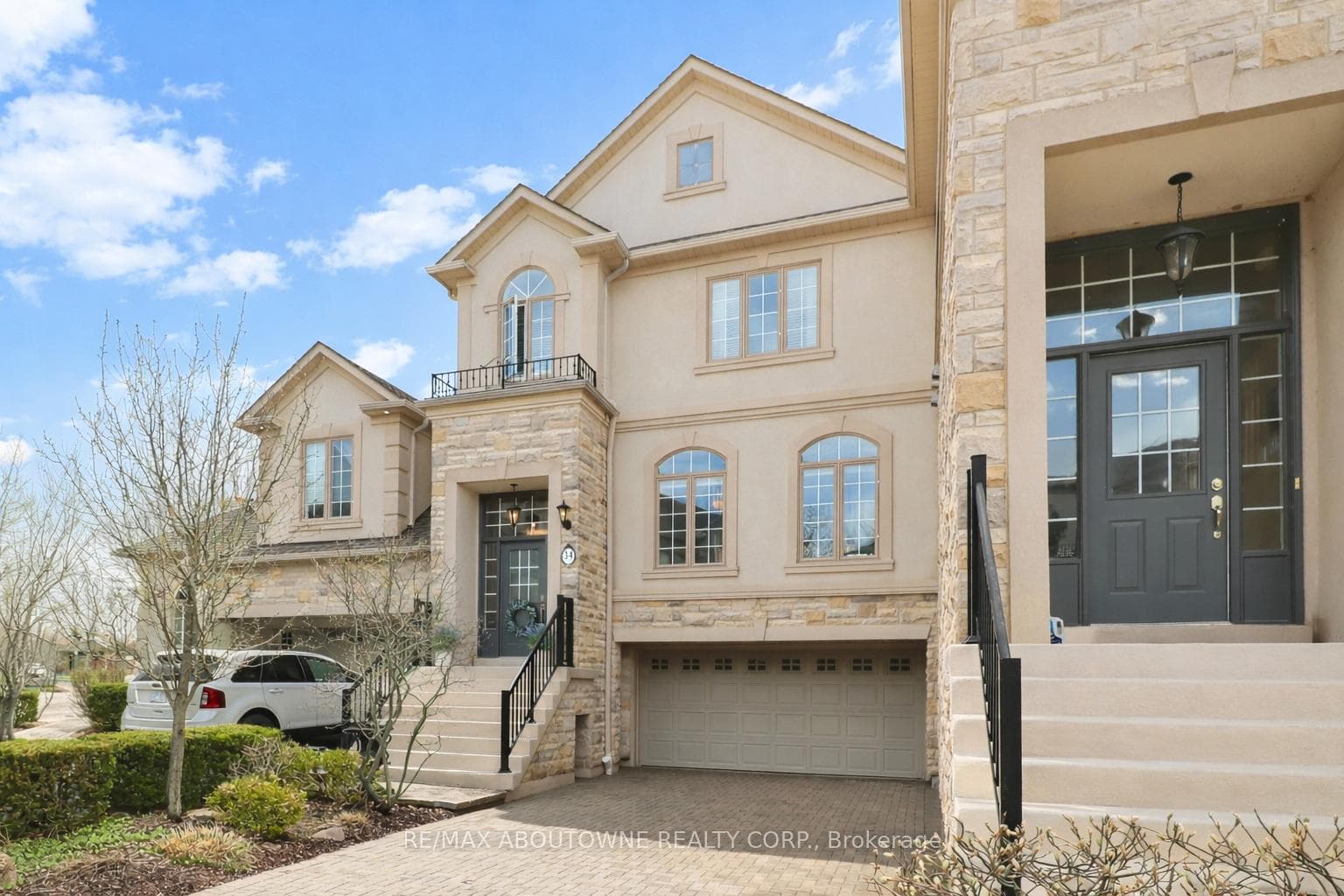 2400 Neyagawa Boulevard Unit 34 - Condo for sale in Old Oakville, Ontario