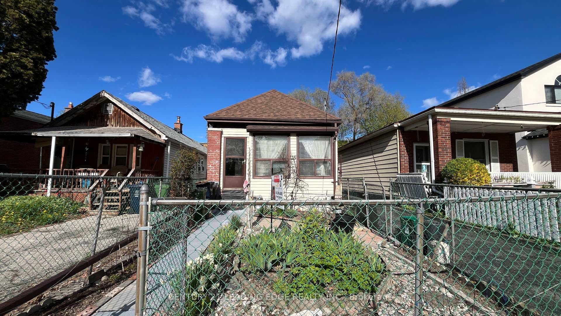 25 Madelaine Avenue - Detached photo 1 of 25 in Birch Cliff / Cliffside, Ontario
