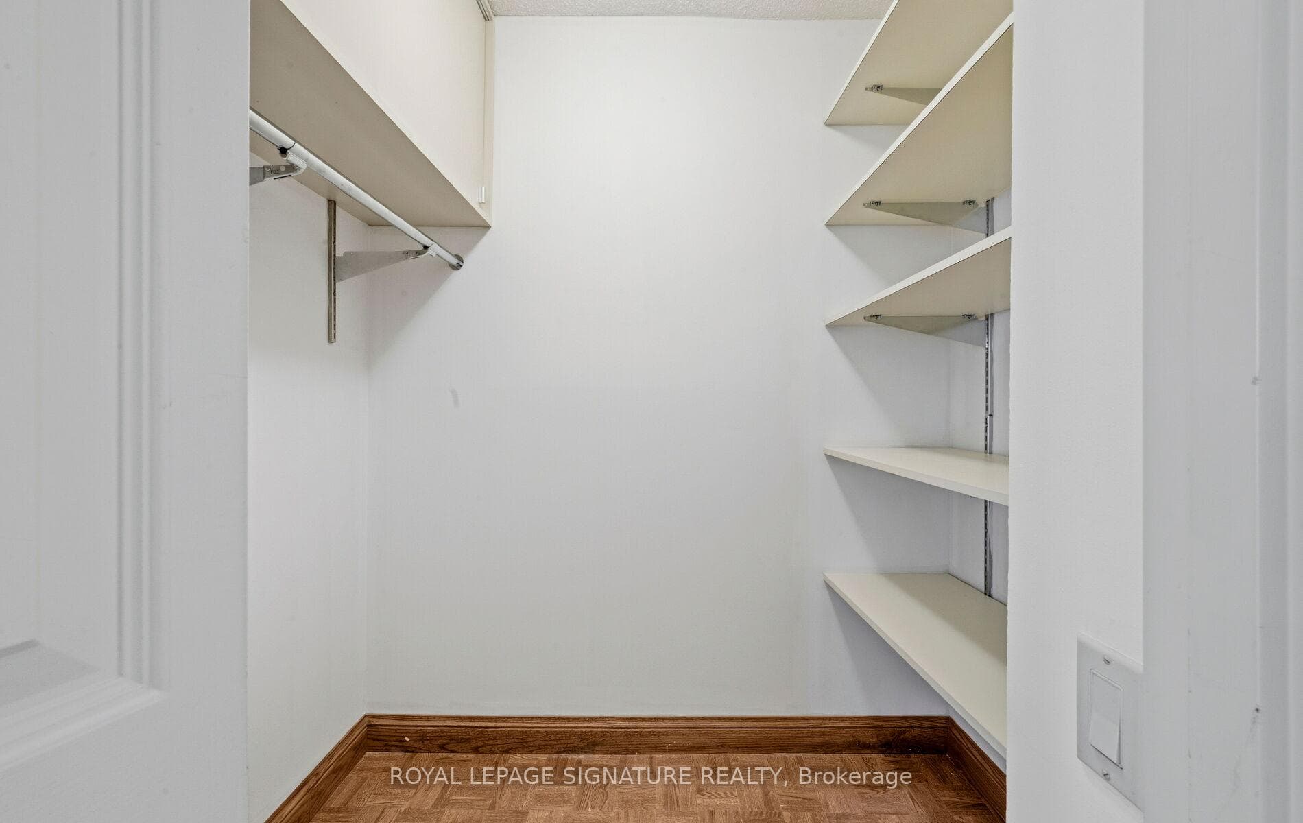 3 Concorde Place Unit 805 - Condo photo 17 of 36 in Don Mills / Parkwoods / Victoria Village, Ontario