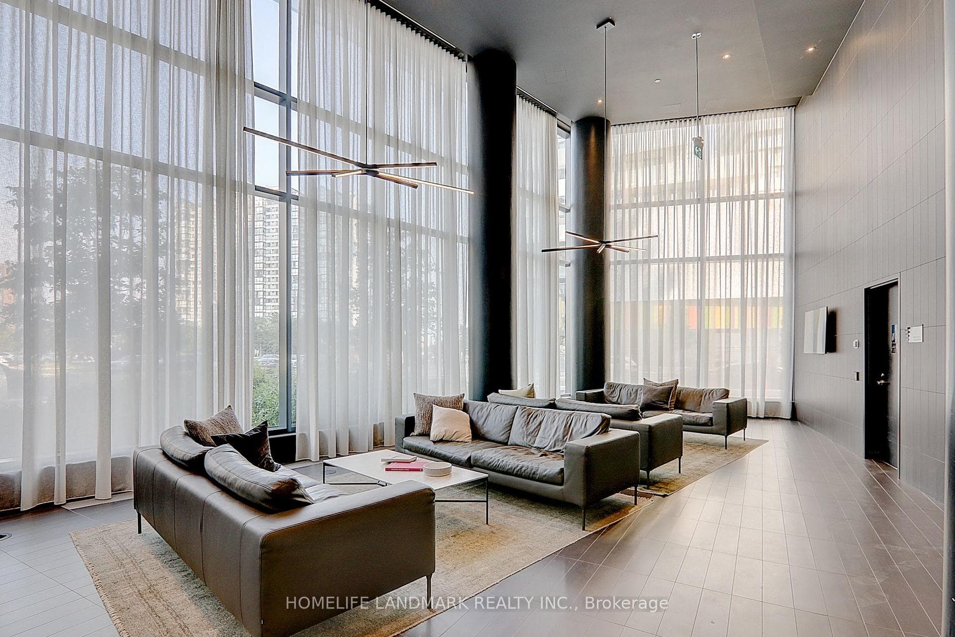 3900 Confederation Parkway Unit 3710 - Condo photo 41 of 50 in Mississauga, Ontario