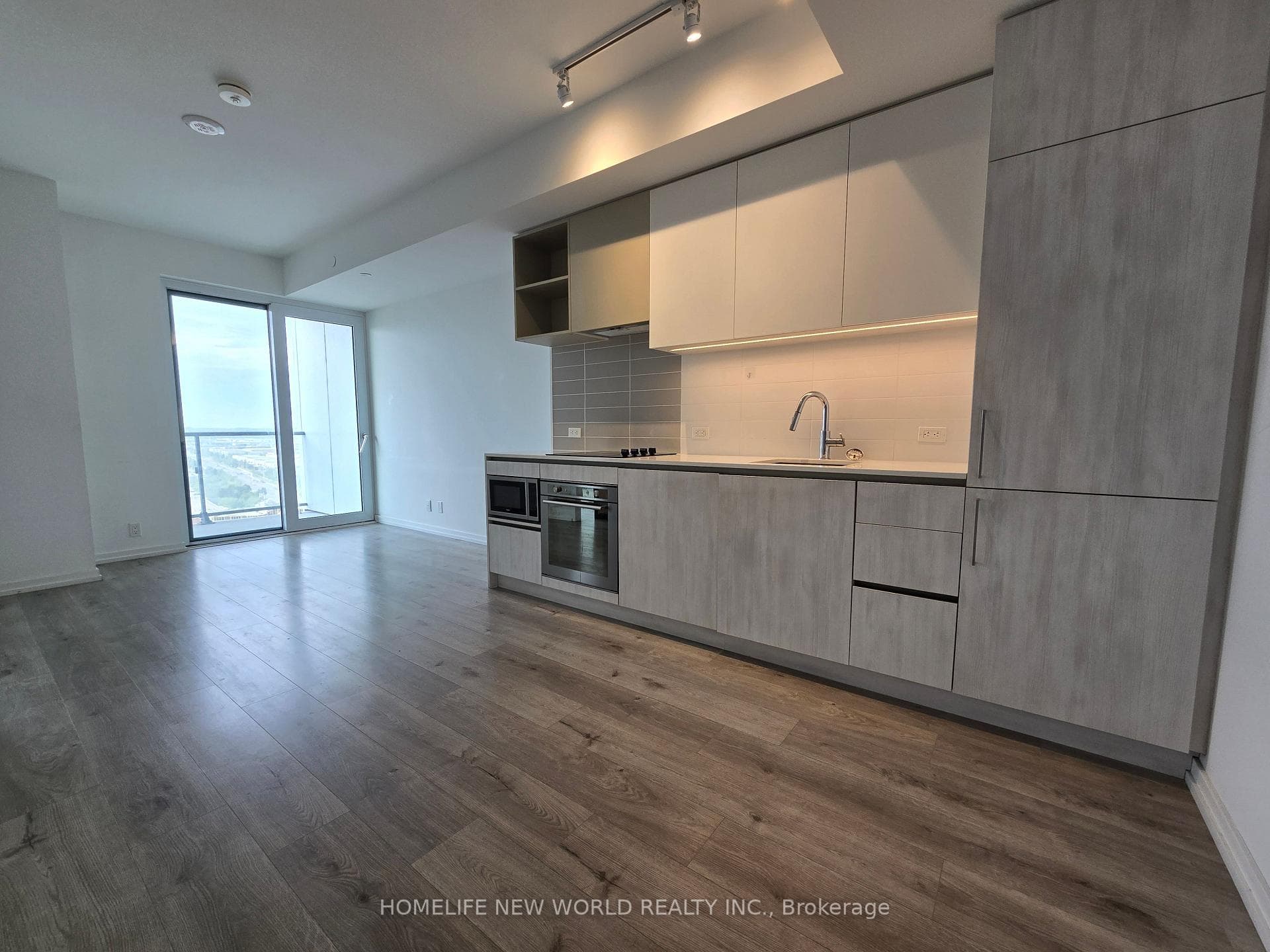 1000 Portage Parkway Unit 2115 - home for sale in Vaughan, Ontario