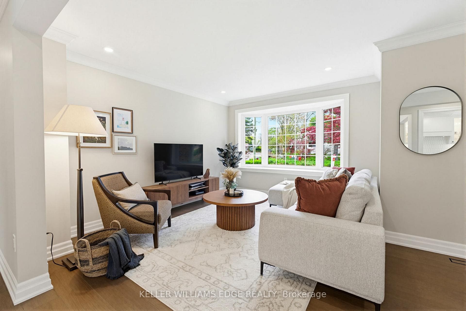 586 Woodland Avenue - Detached photo 5 of 45 in Burlington, Ontario