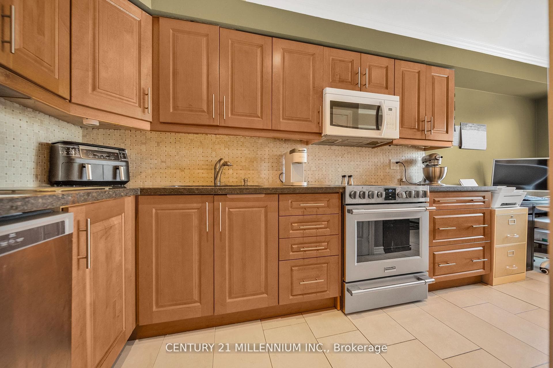 34 Gardenia Way - Townhouse photo 13 of 36 in Caledon, Ontario