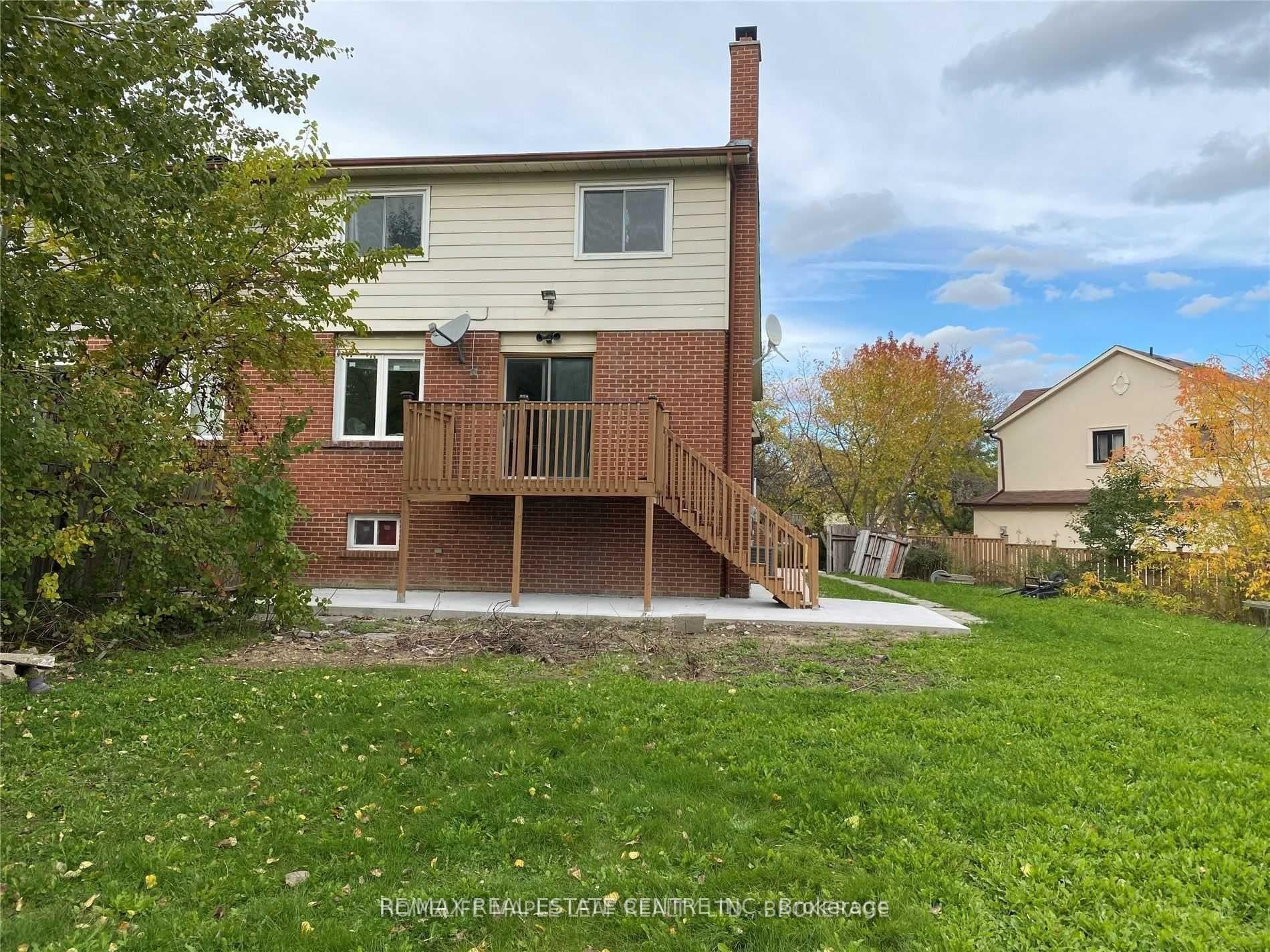 26 Foxacre Row - Semi-Detached photo 1 of 26 in Brampton, Ontario
