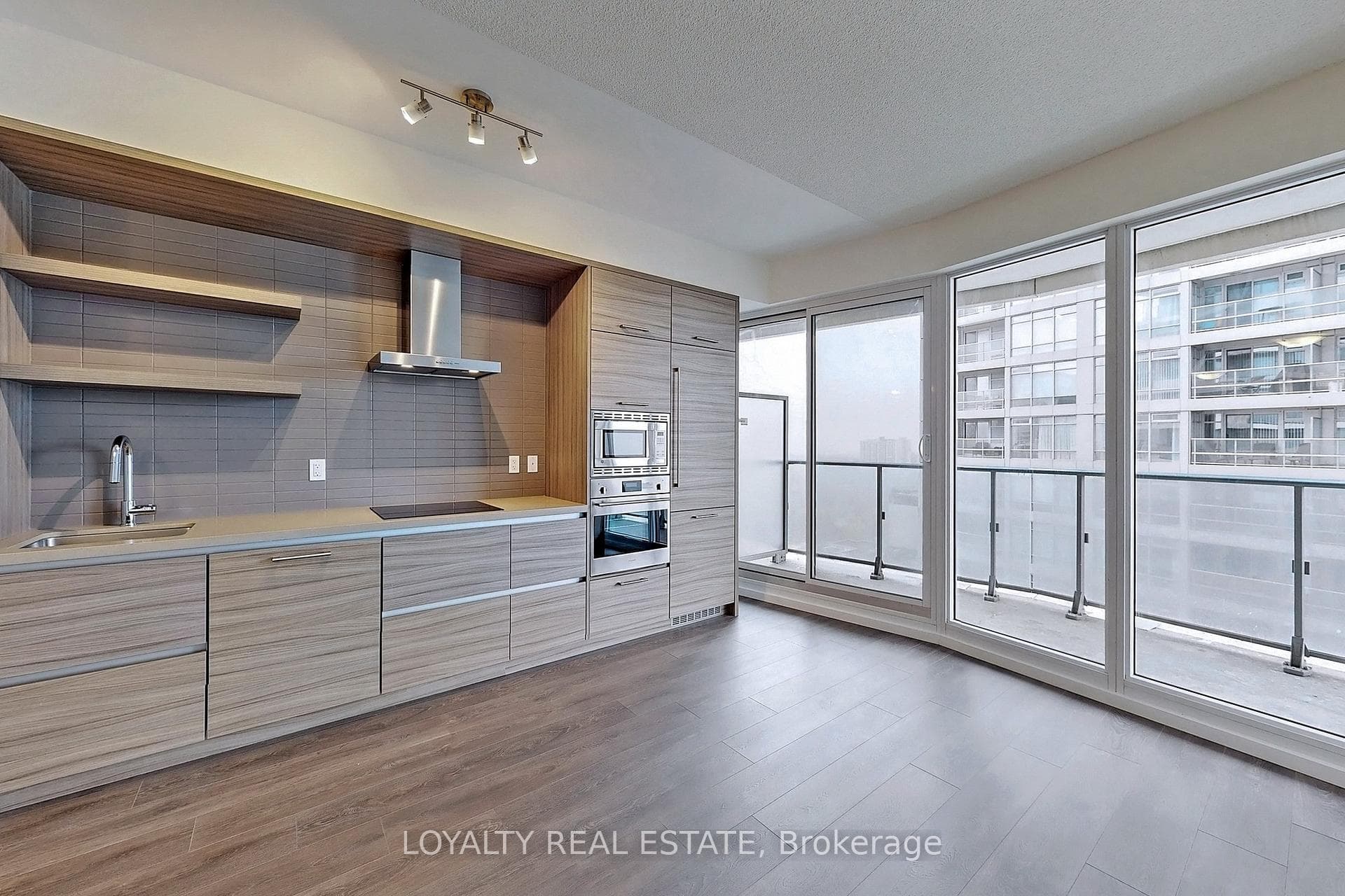 2221 Yonge Street Unit 1705 - Condo photo 4 of 46 in Leaside / Davisville, Ontario