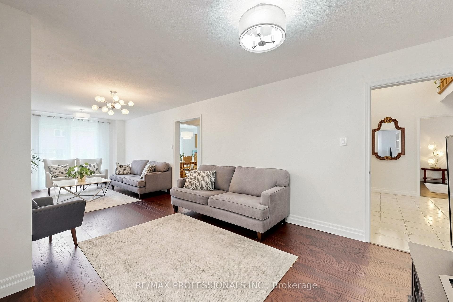 970 Silversmith Drive - Detached photo 11 of 50 in Mississauga, Ontario