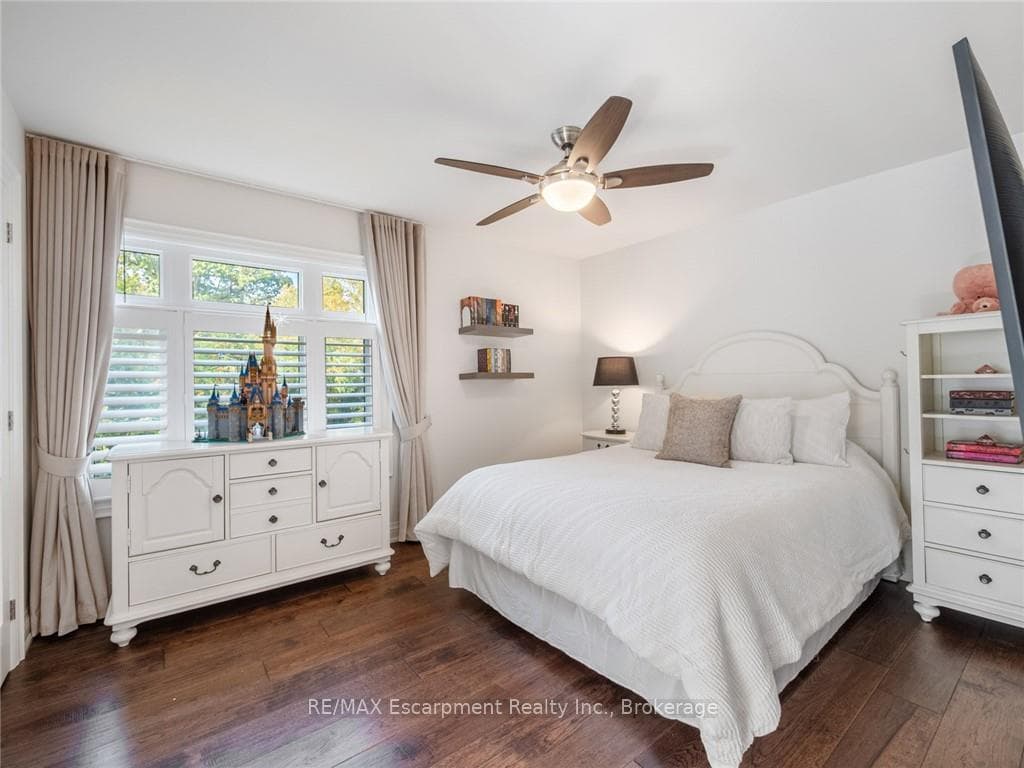 3087 Lakeshore Road - Detached photo 23 of 50 in Burlington, Ontario