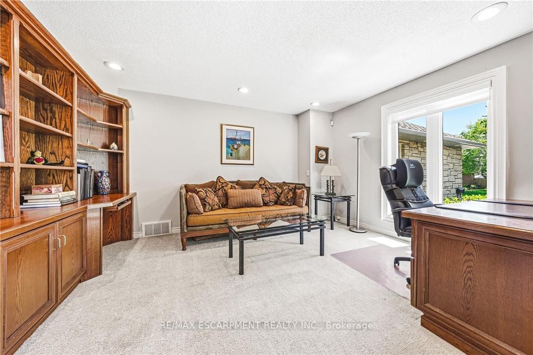 33 Golfview Crescent - Detached photo 15 of 50 in Hamilton, Ontario