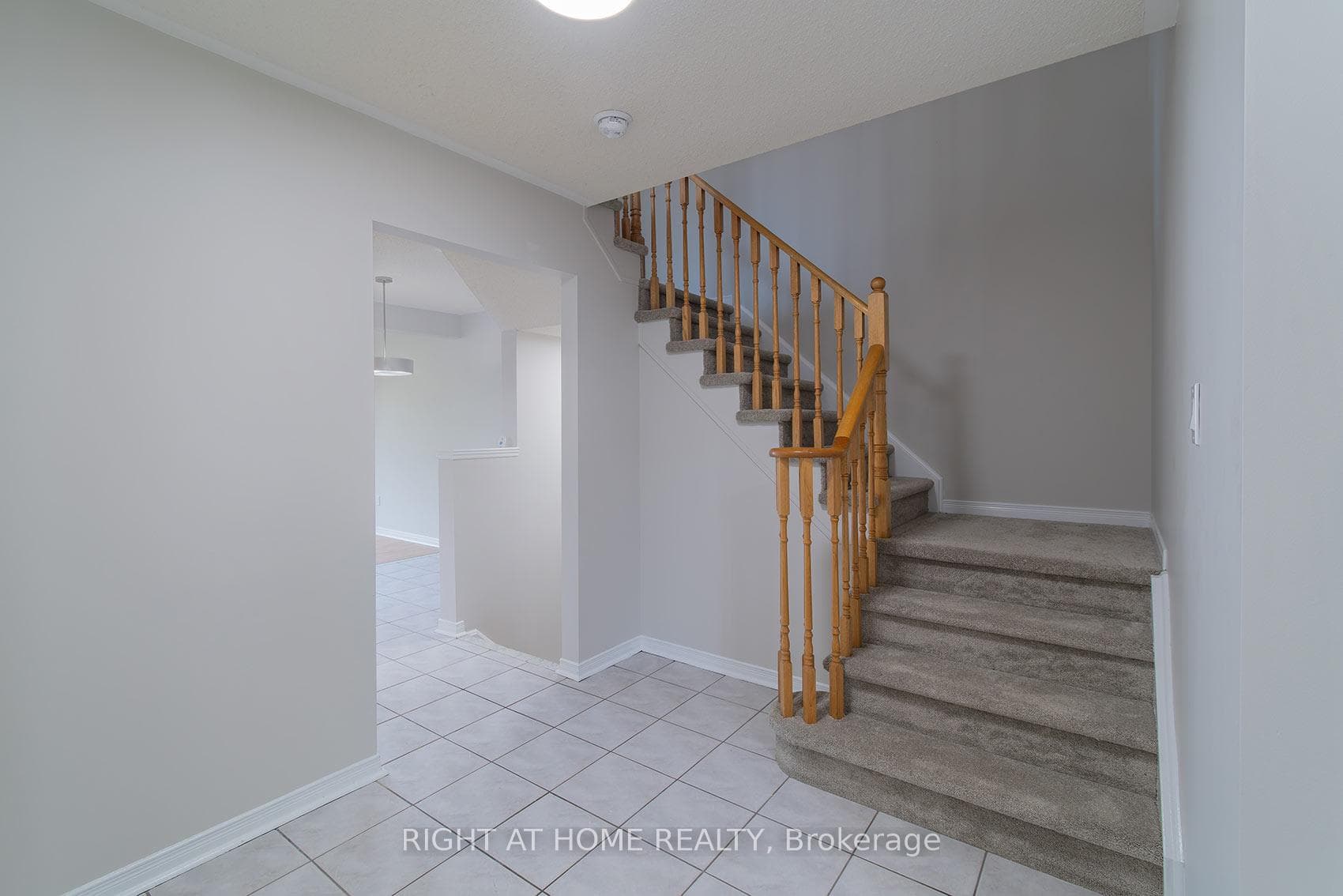 18 Frank Johnston Road - Townhouse photo 8 of 50 in Caledon, Ontario