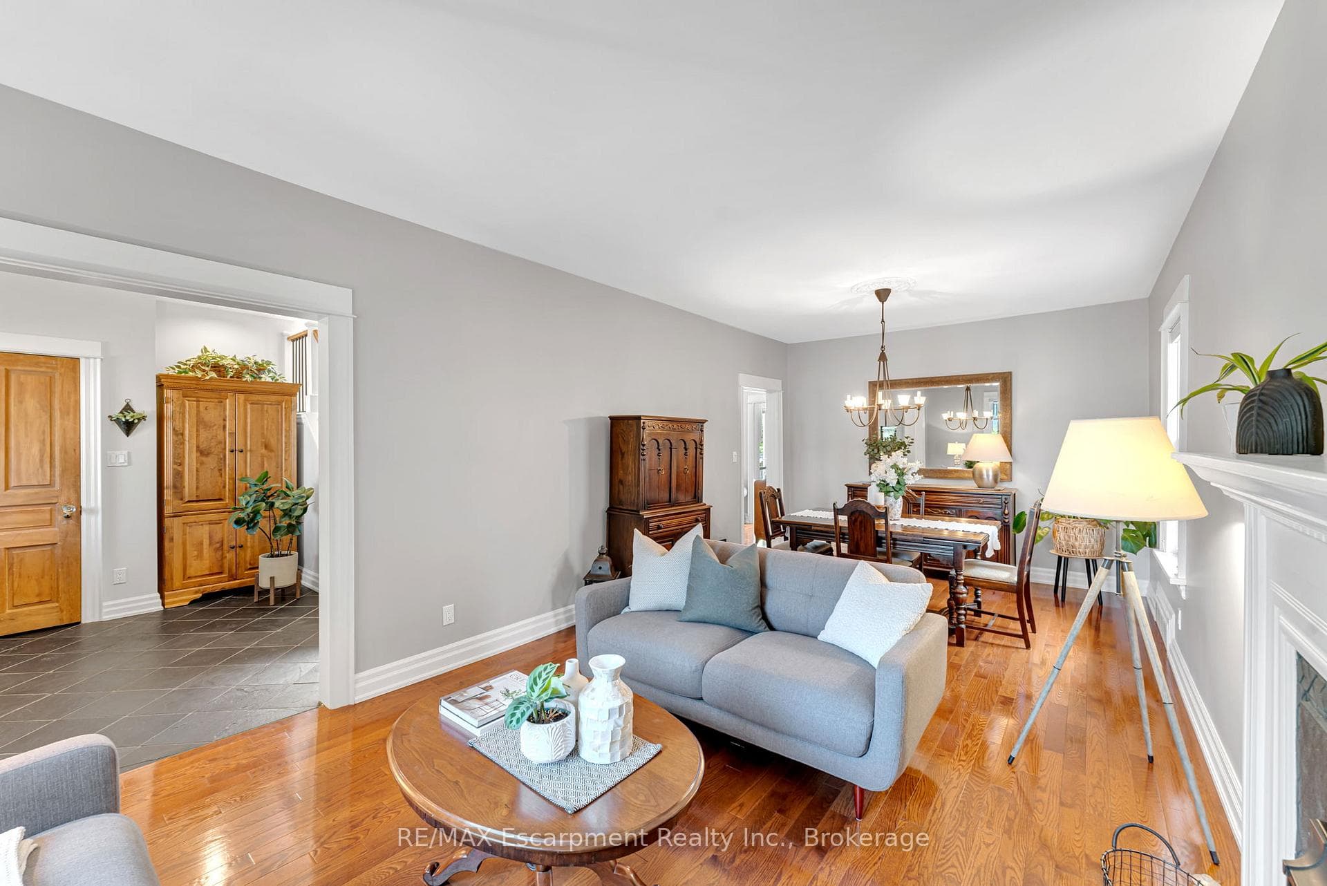546 HURD Avenue - Detached photo 8 of 46 in Burlington, Ontario