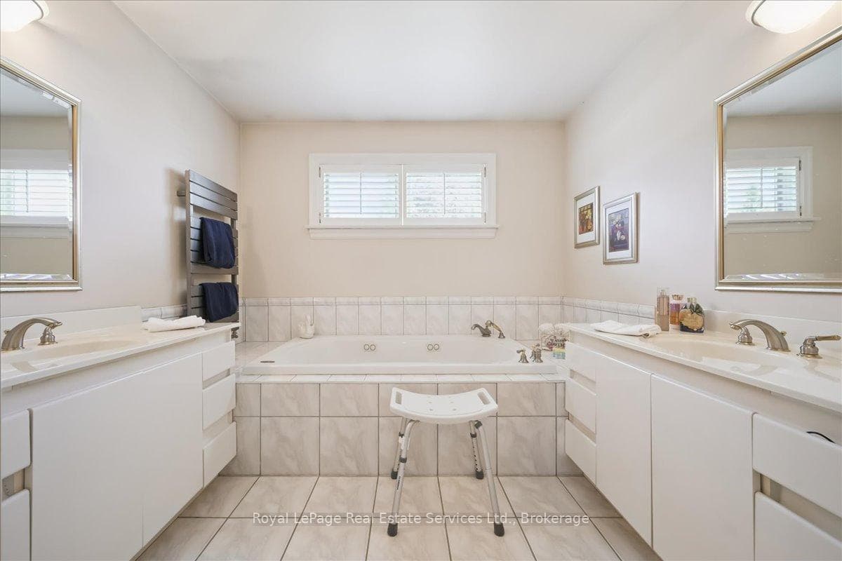 281 Pinehurst Drive - Detached photo 33 of 50 in Oakville, Ontario
