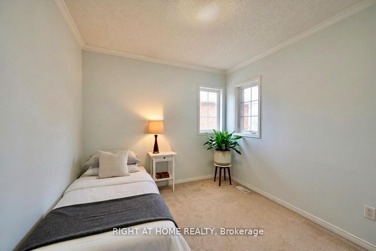 11 West Deane Park Drive Unit 1 - Townhouse photo 9 of 19 in Etobicoke (Islington / Rexdale), Ontario