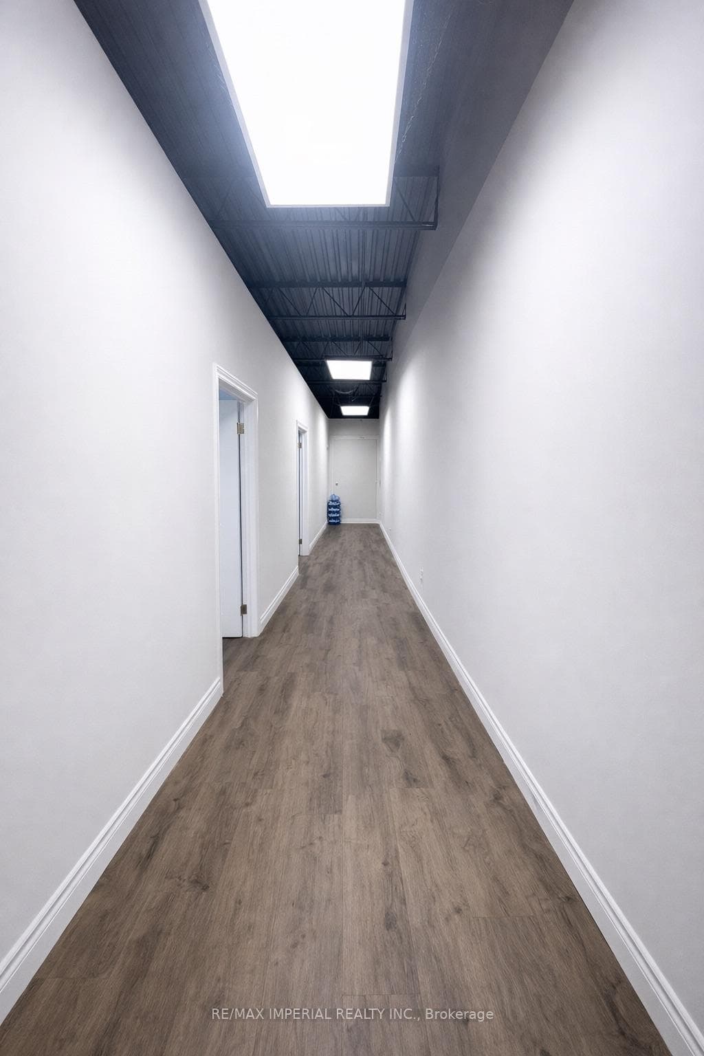 505 King Street Unit 8 - Commercial photo 5 of 10 in Hamilton, Ontario